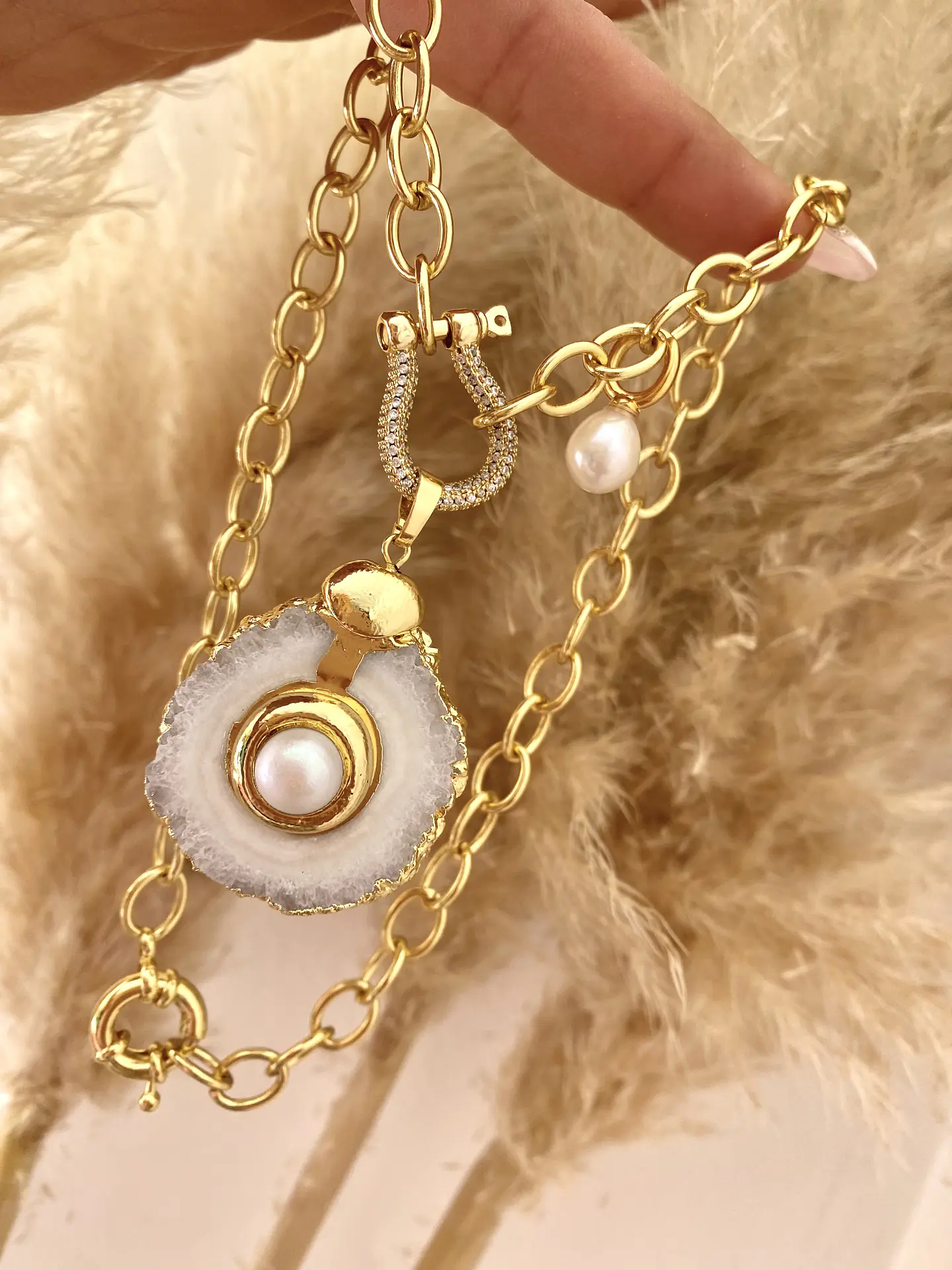 Collar Maxi Cuarzo Perla y conector Herradura Circones 5