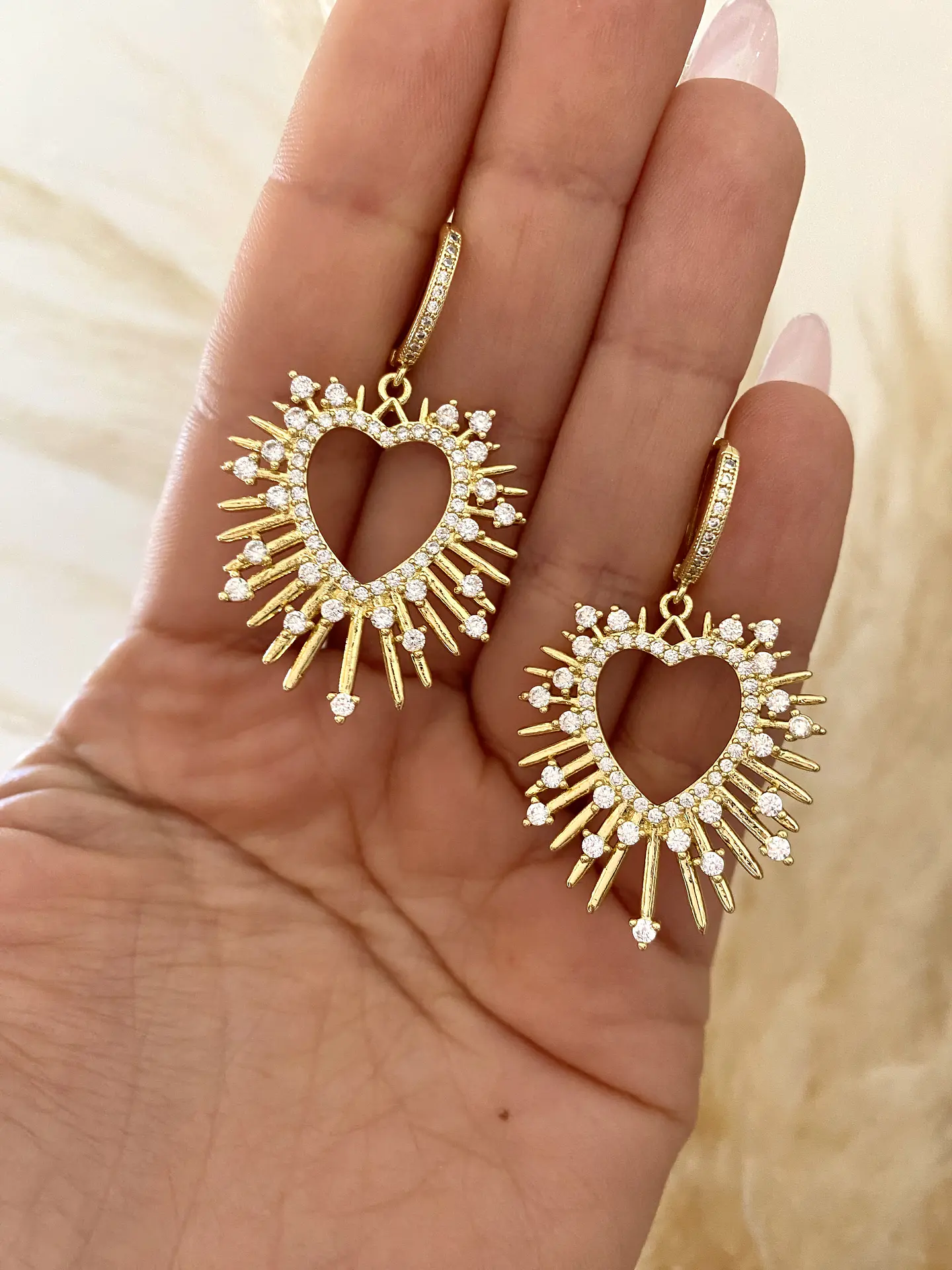 Aros Corazón Sagrado Circones Gold  4