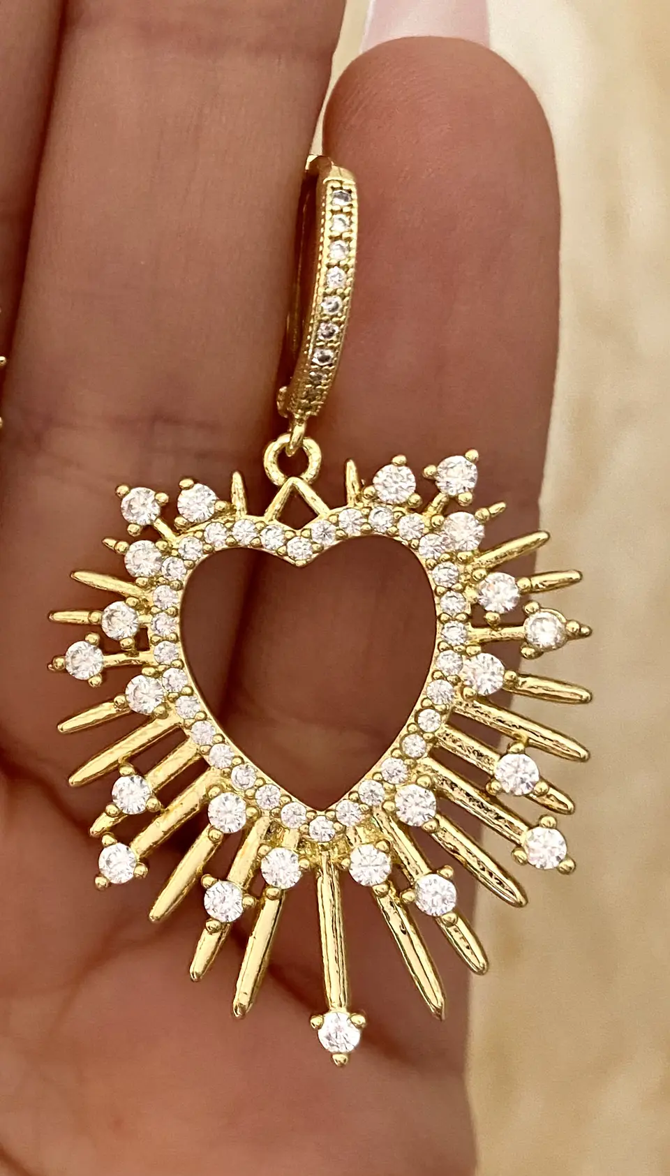 Aros Corazón Sagrado Circones Gold  2