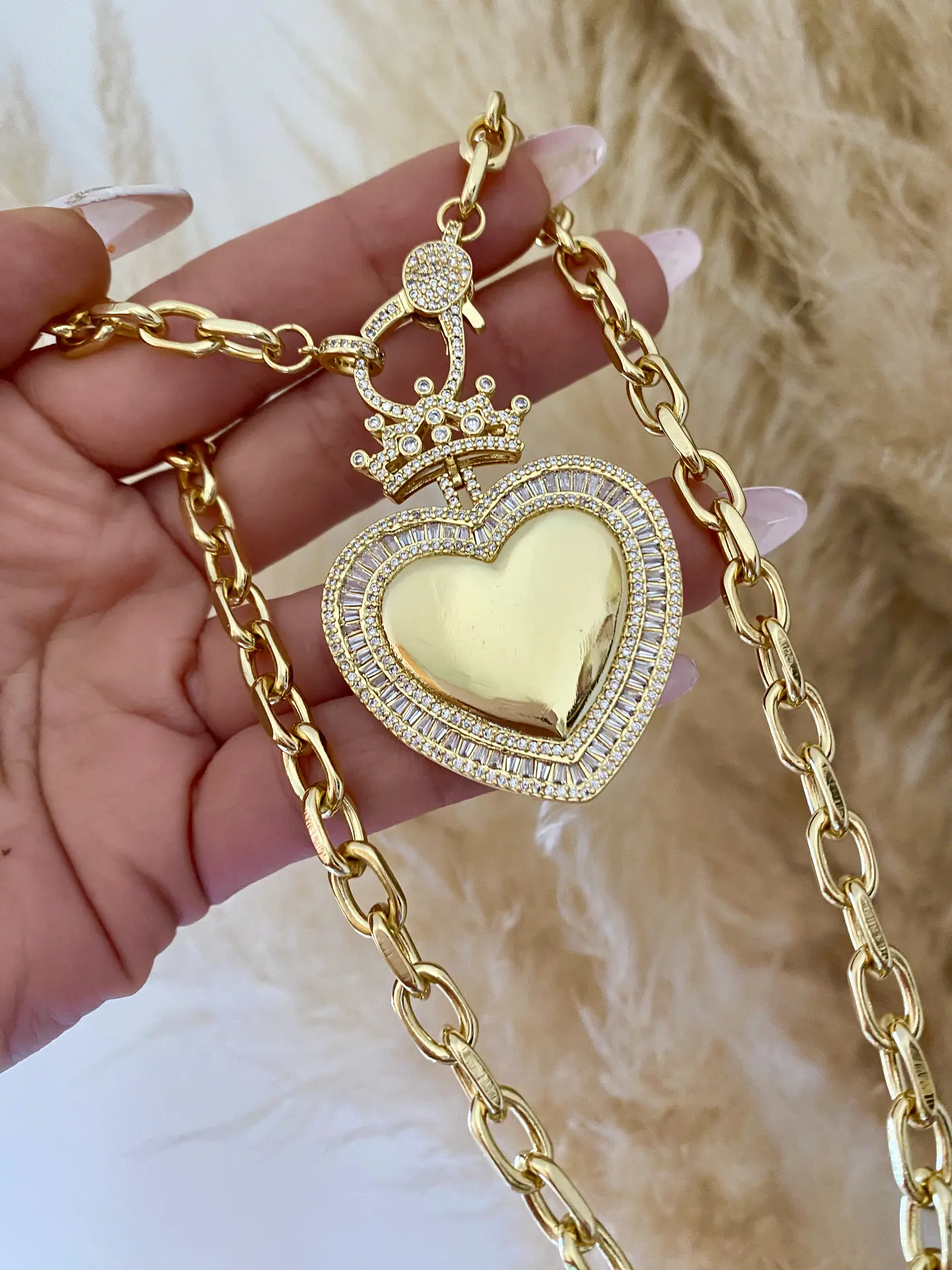 Collar Maxi Corazon Reina circones  1