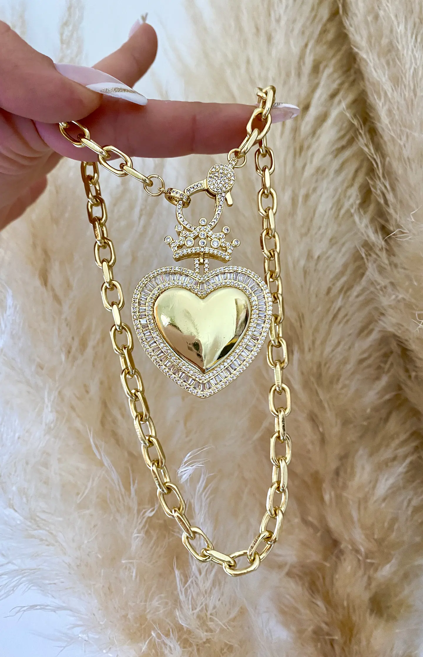Collar Maxi Corazon Reina circones  2