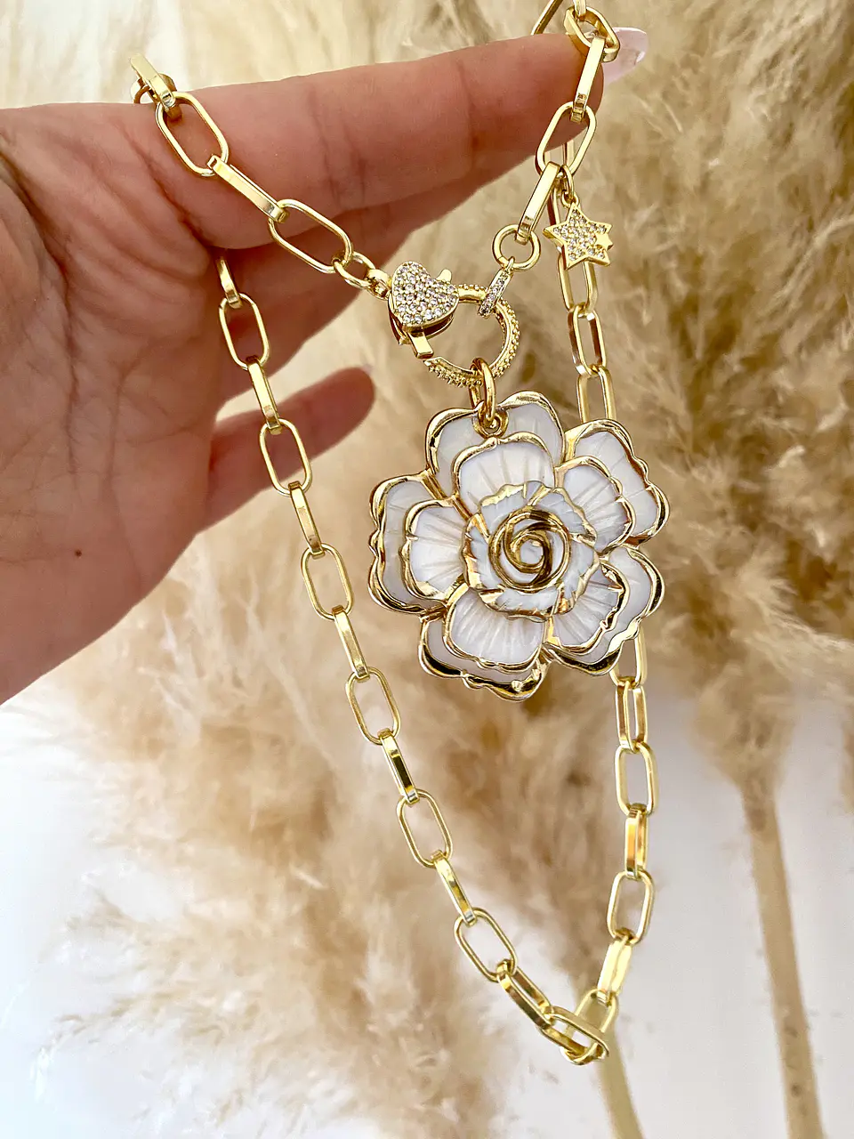 Collar Maxi Camelia Nácar Broche Luxury Circones 3