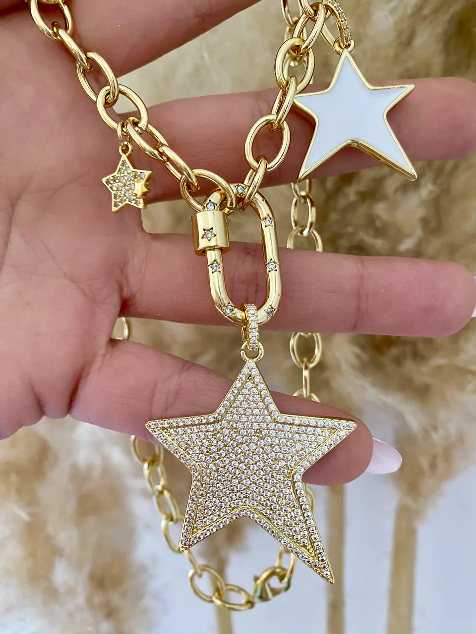 Collar Trilogía de Estrellas Gold 3