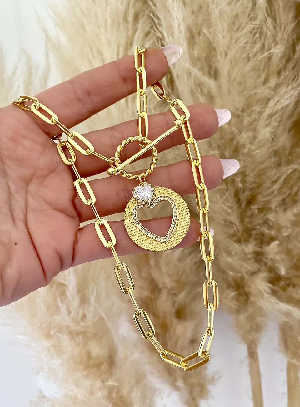 Collar Medalla Corazón Circones gold 1