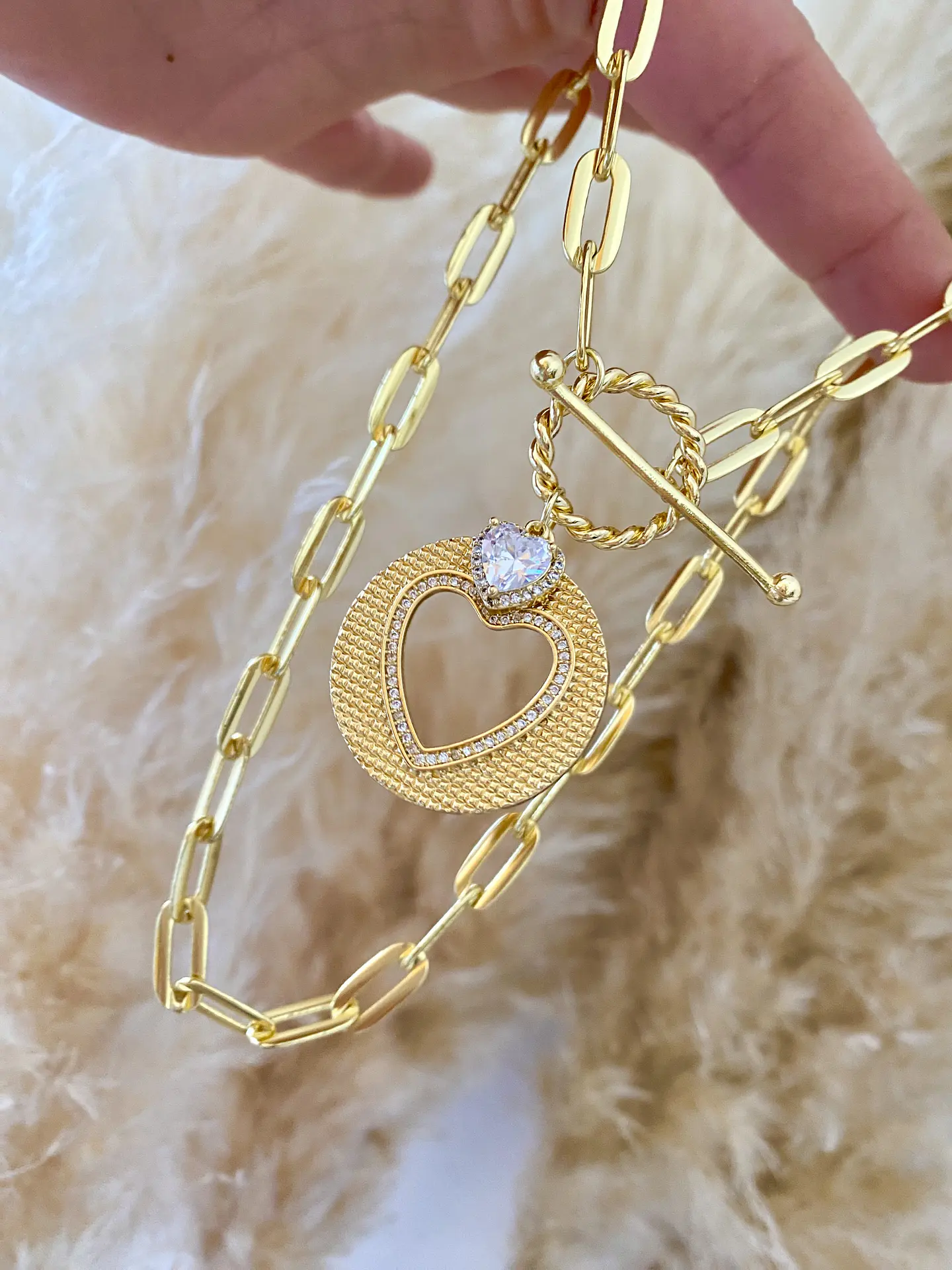 Collar Medalla Corazón Circones gold 2