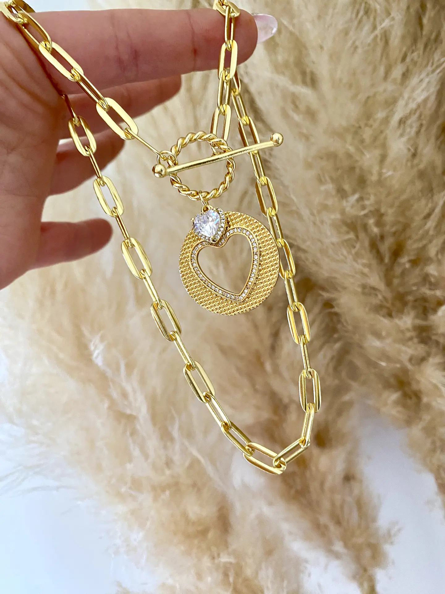 Collar Medalla Corazón Circones gold 4