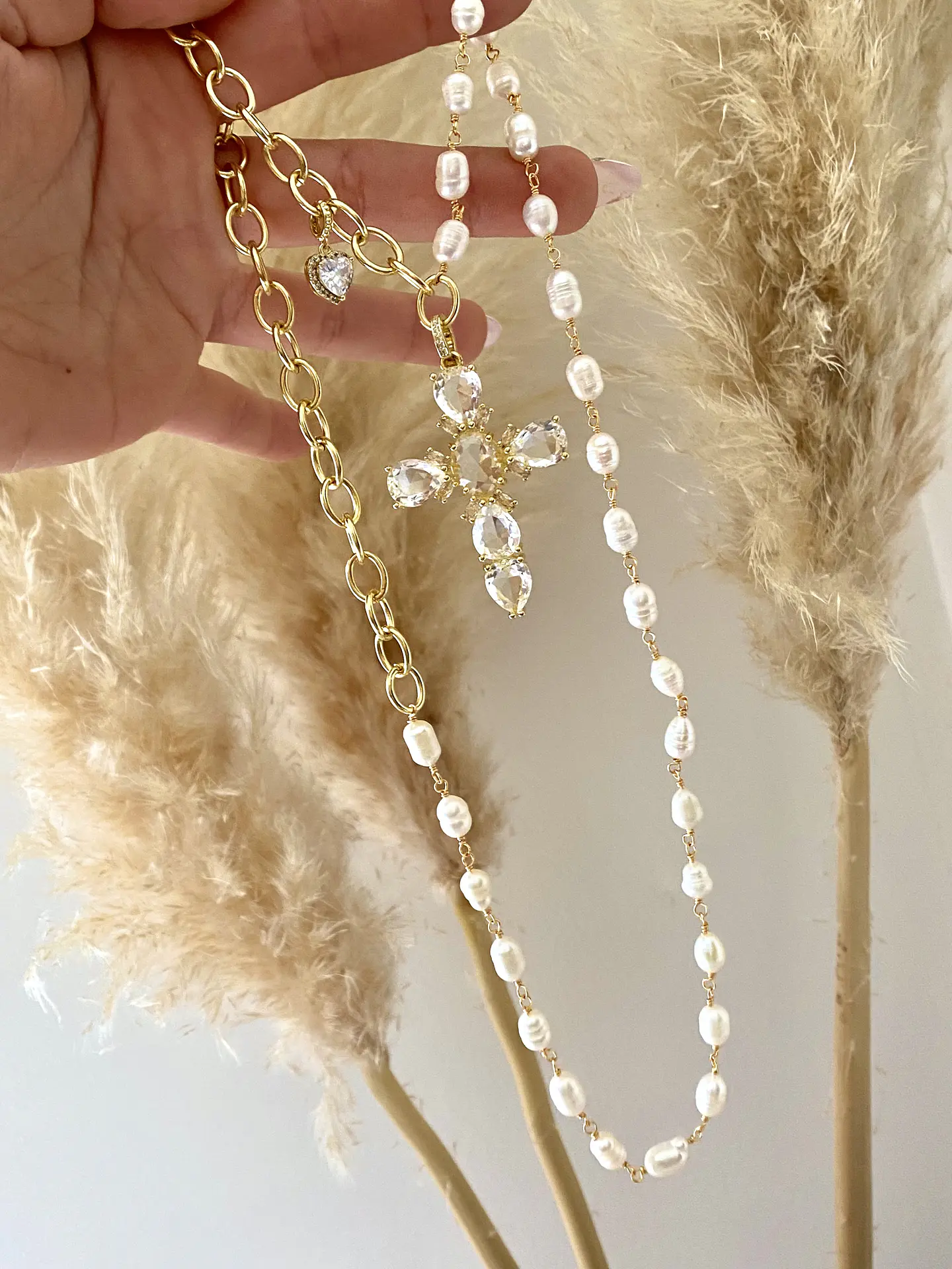 Collar XL  Maxi Cruz Cristal Perlas 2