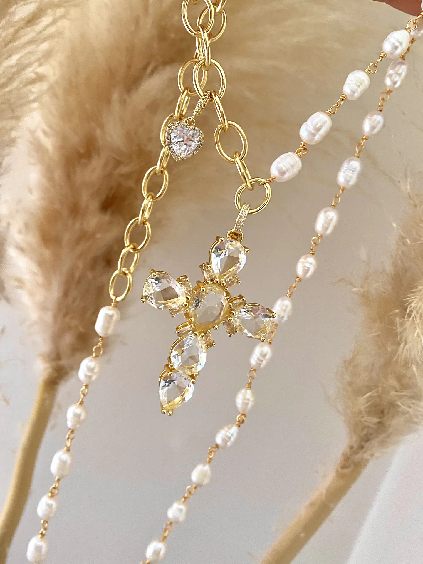 Collar XL  Maxi Cruz Cristal Perlas 4