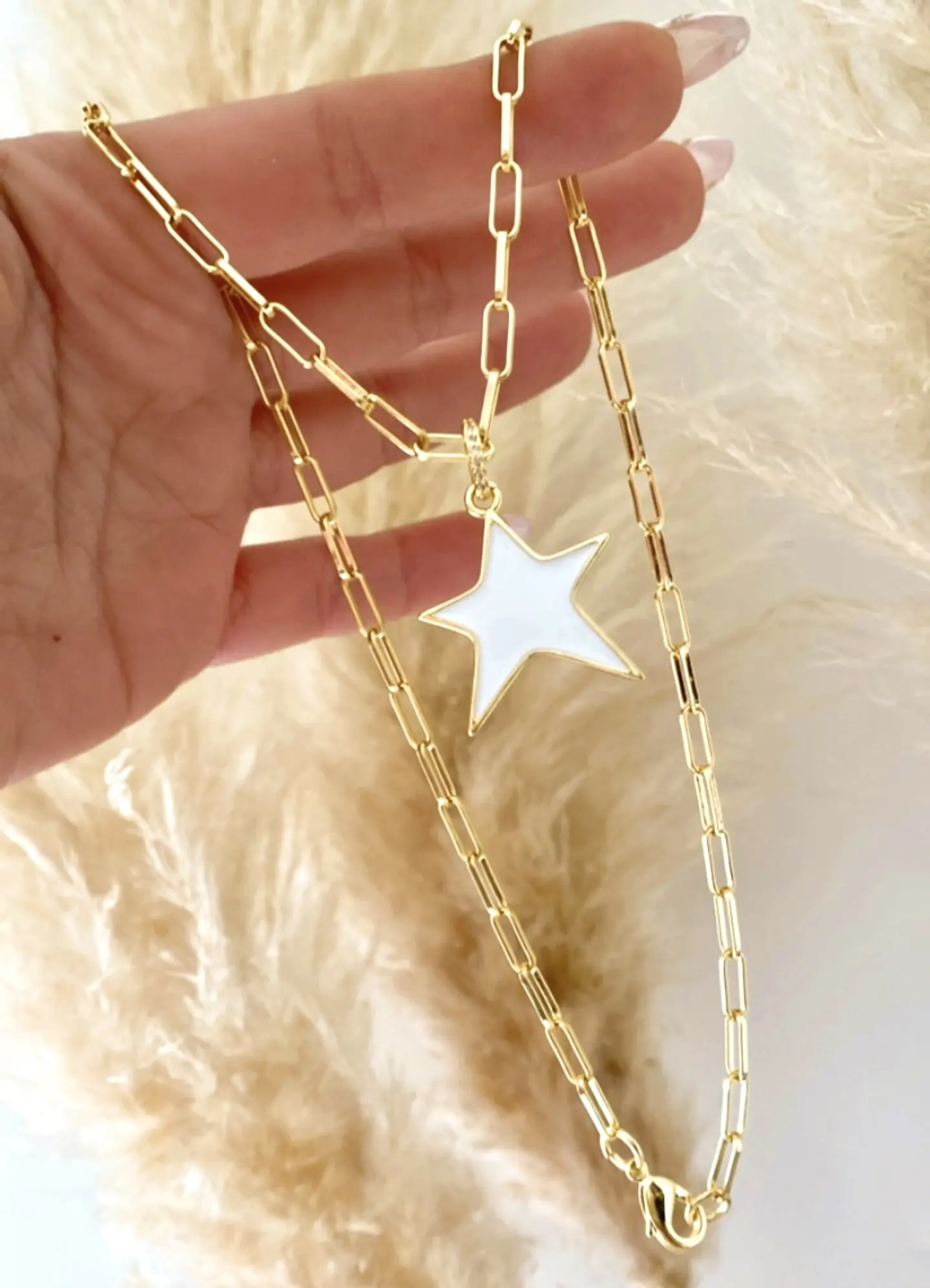 Collar Estrella Blanca Esmaltada Gold 1