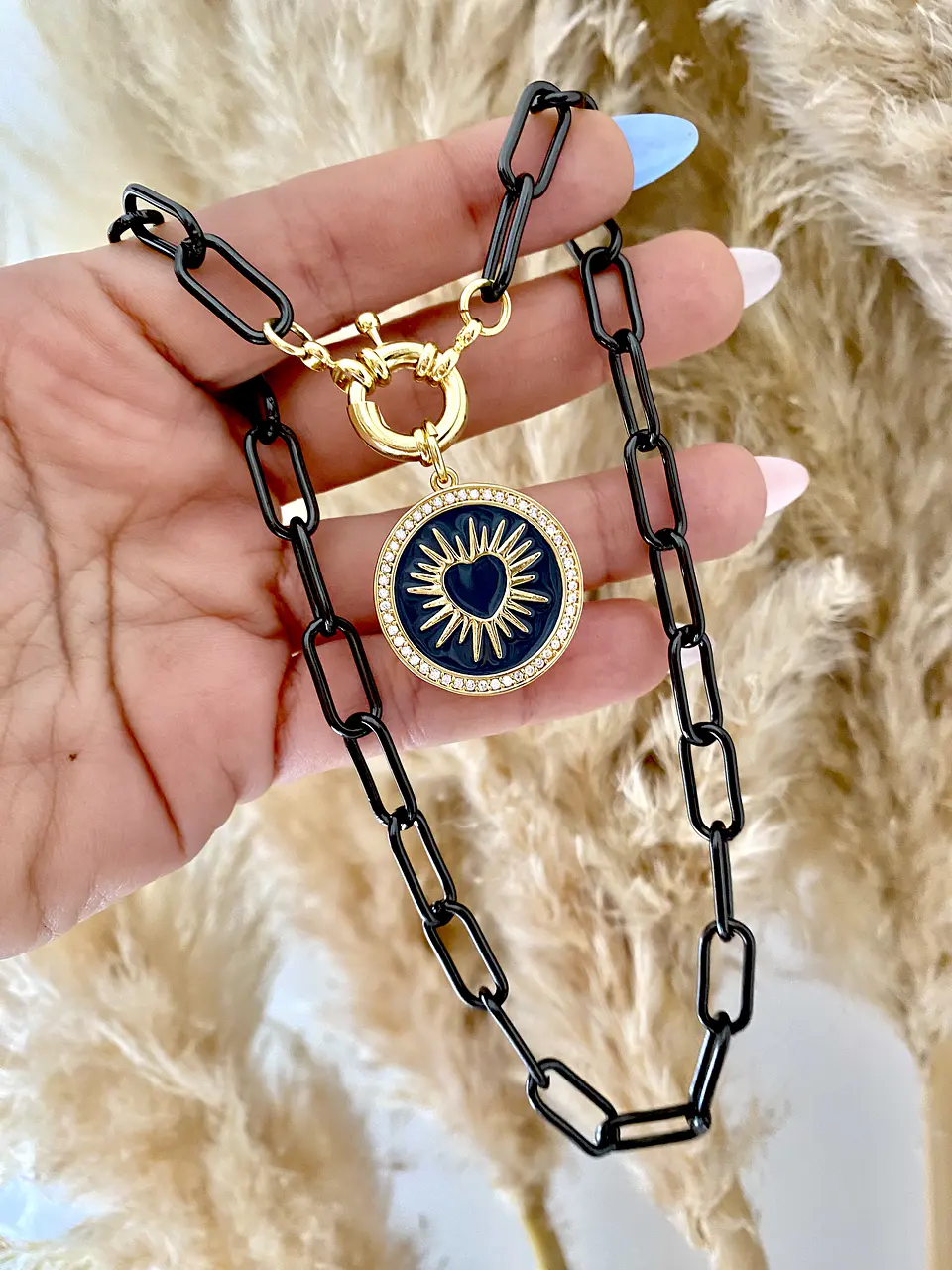 Collar Eslabones Black Medalla Corazon 3
