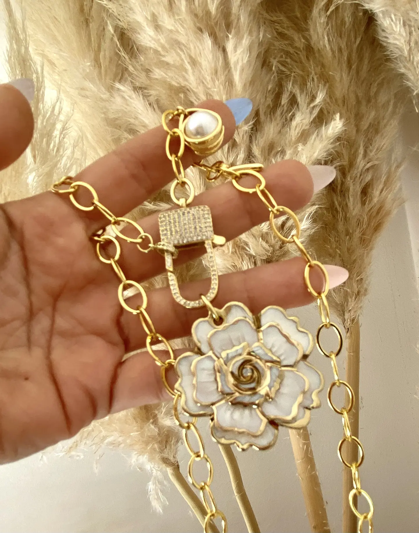 Collar XL Maxi Camelia Nácar Gold 2
