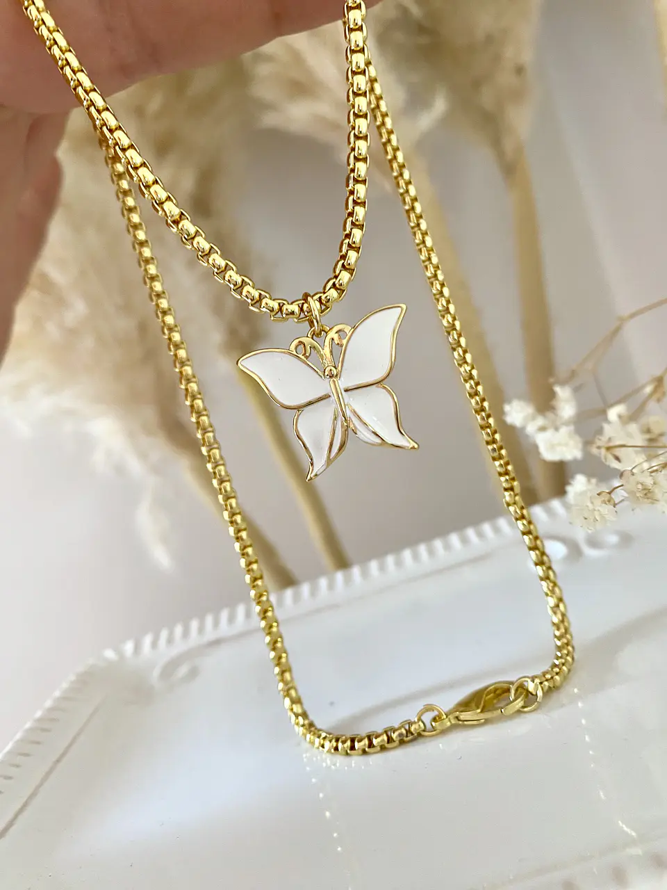 Collar Mariposa Blanca Gold 1