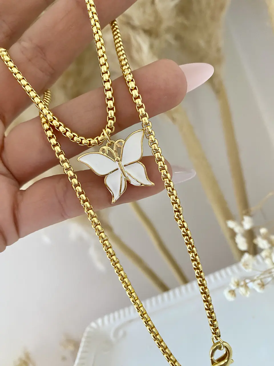 Collar Mariposa Blanca Gold 3