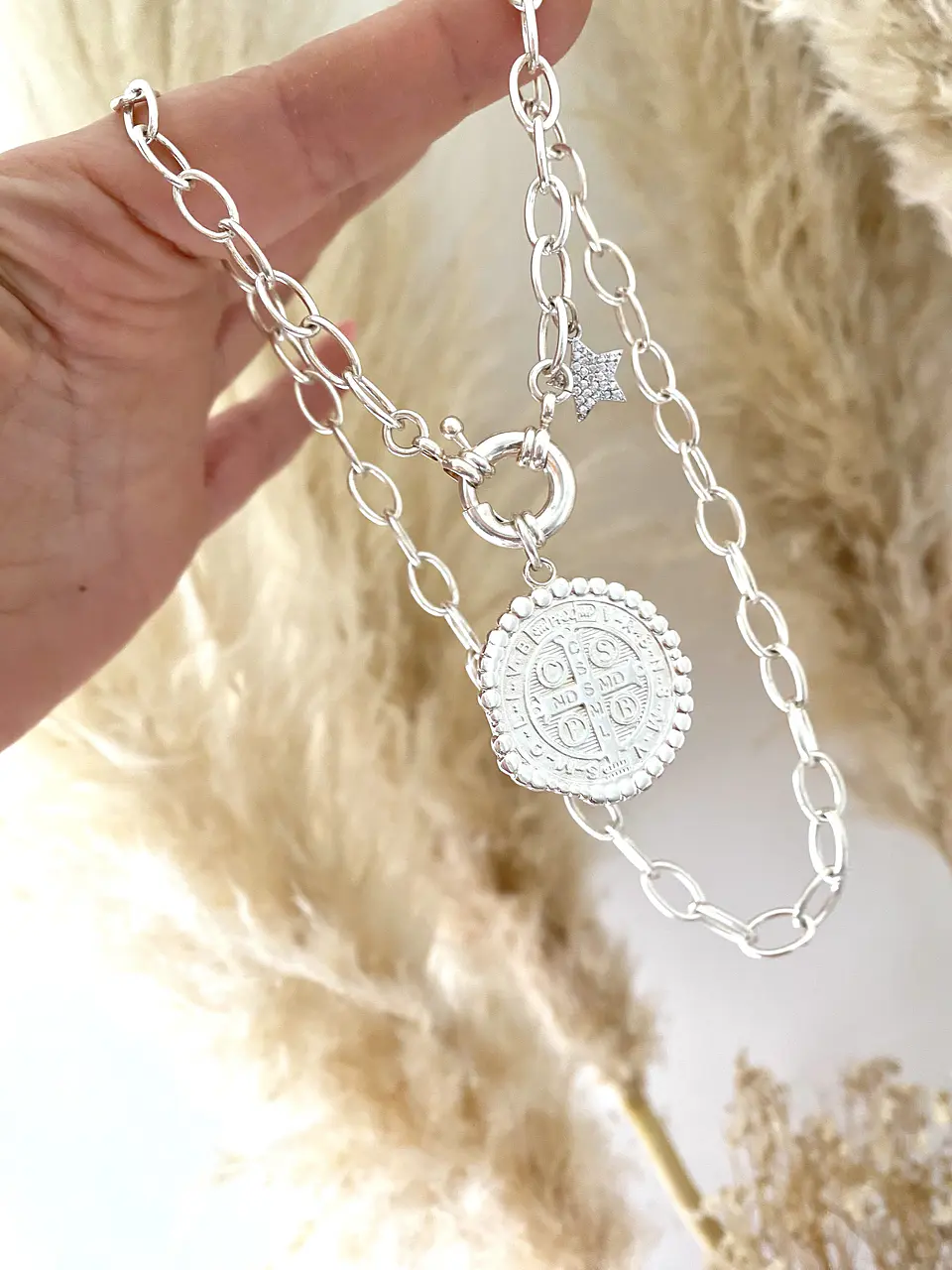 Collar Medalla San Benito Silver punto luz 1