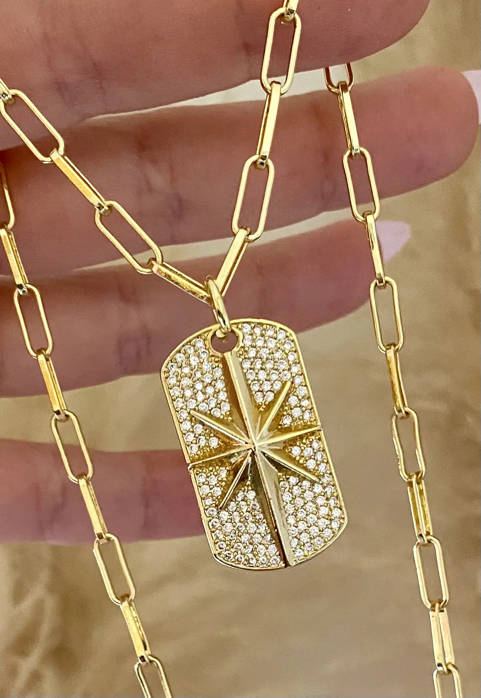 Collar Placa Estrella Guía Circones Gold 1