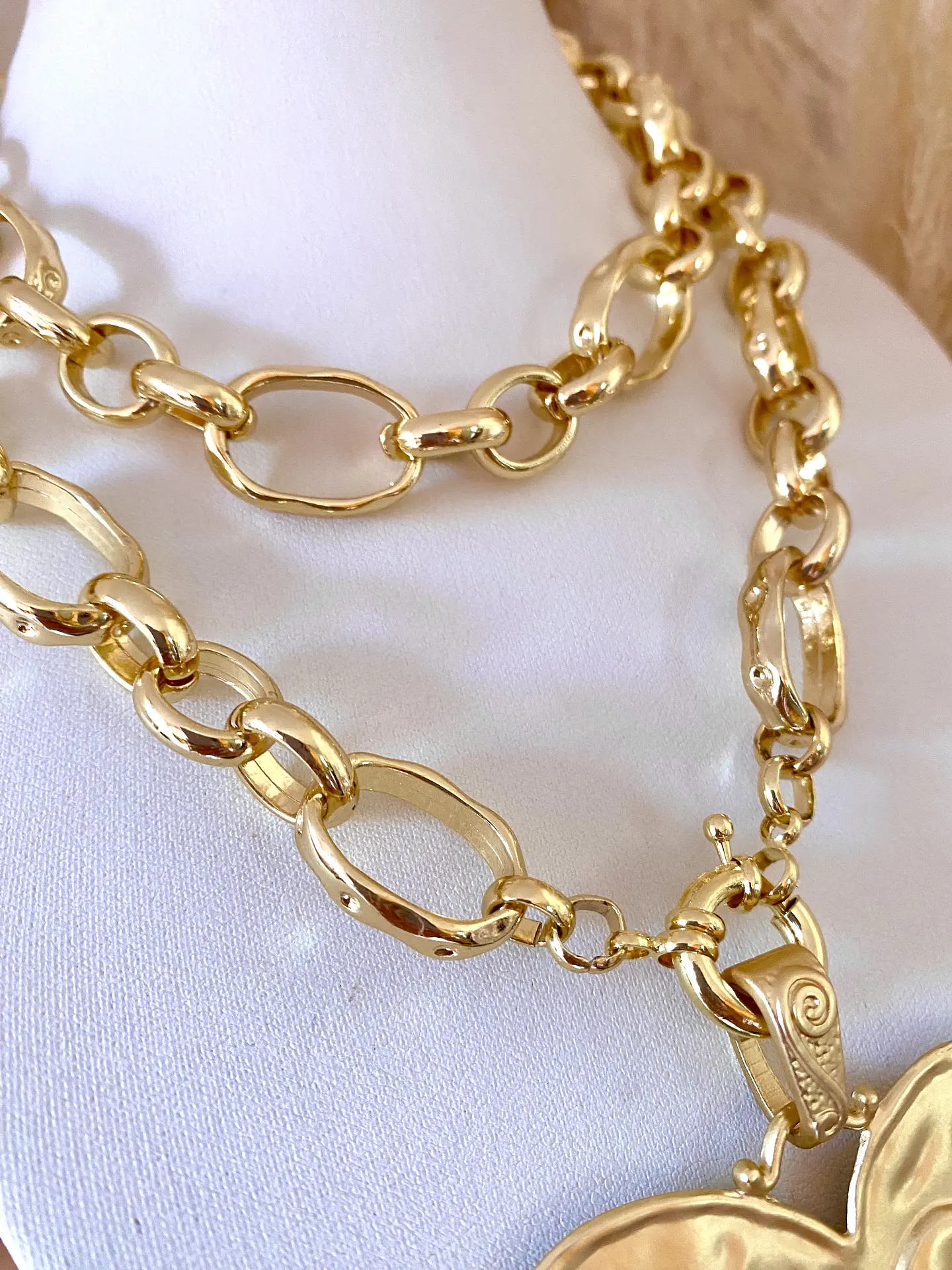 Maxi Collar XL Medallón Corazón Gold  4