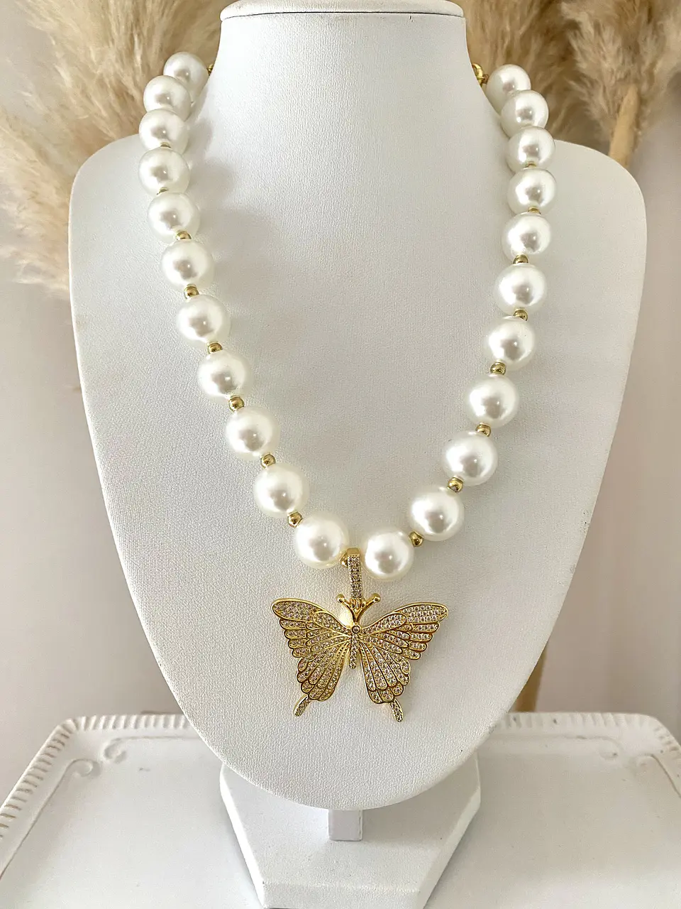 Collar Maxi Perlas Mariposa Circones 2