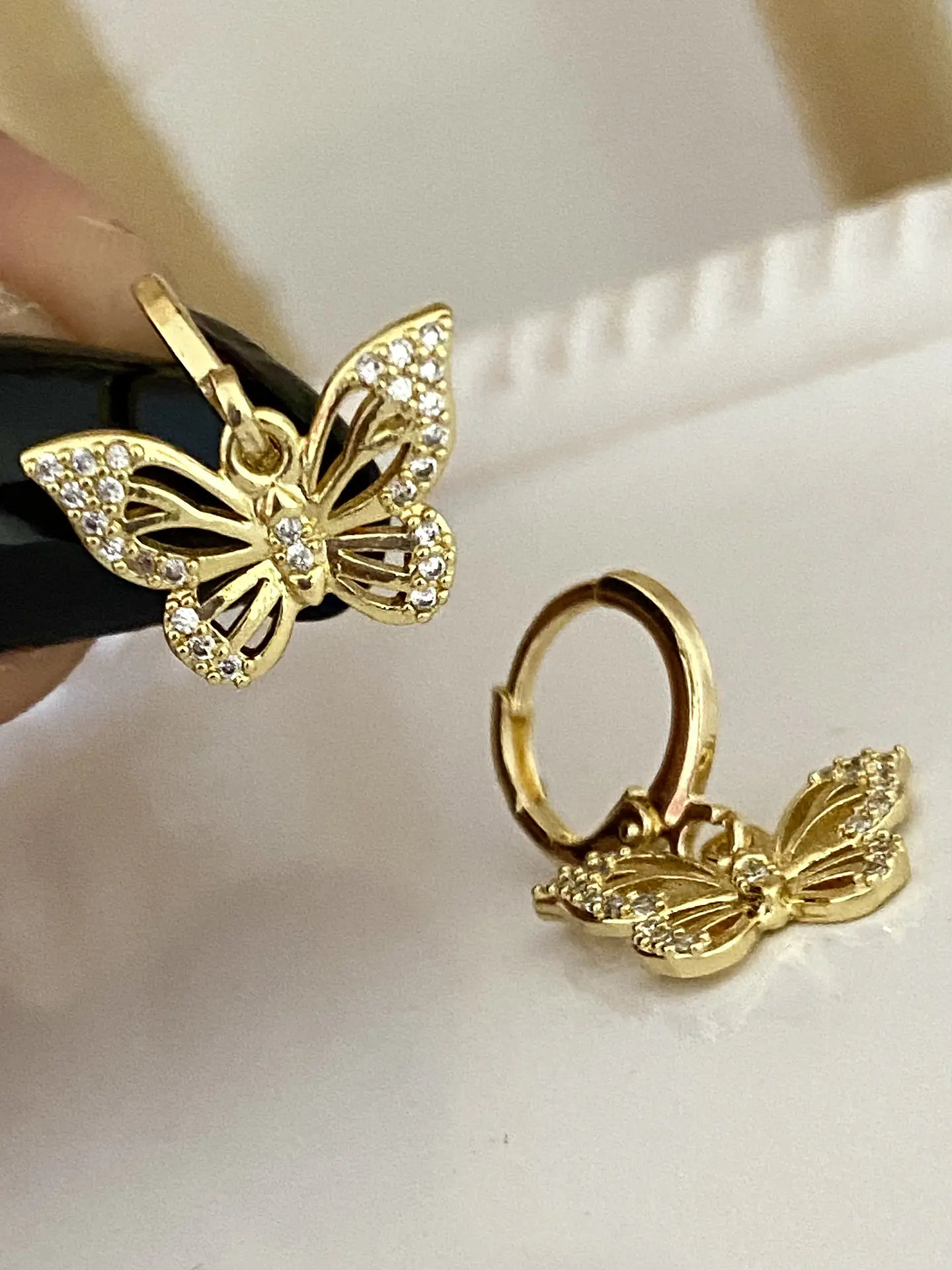 Aros Mariposa Circones Gold 1