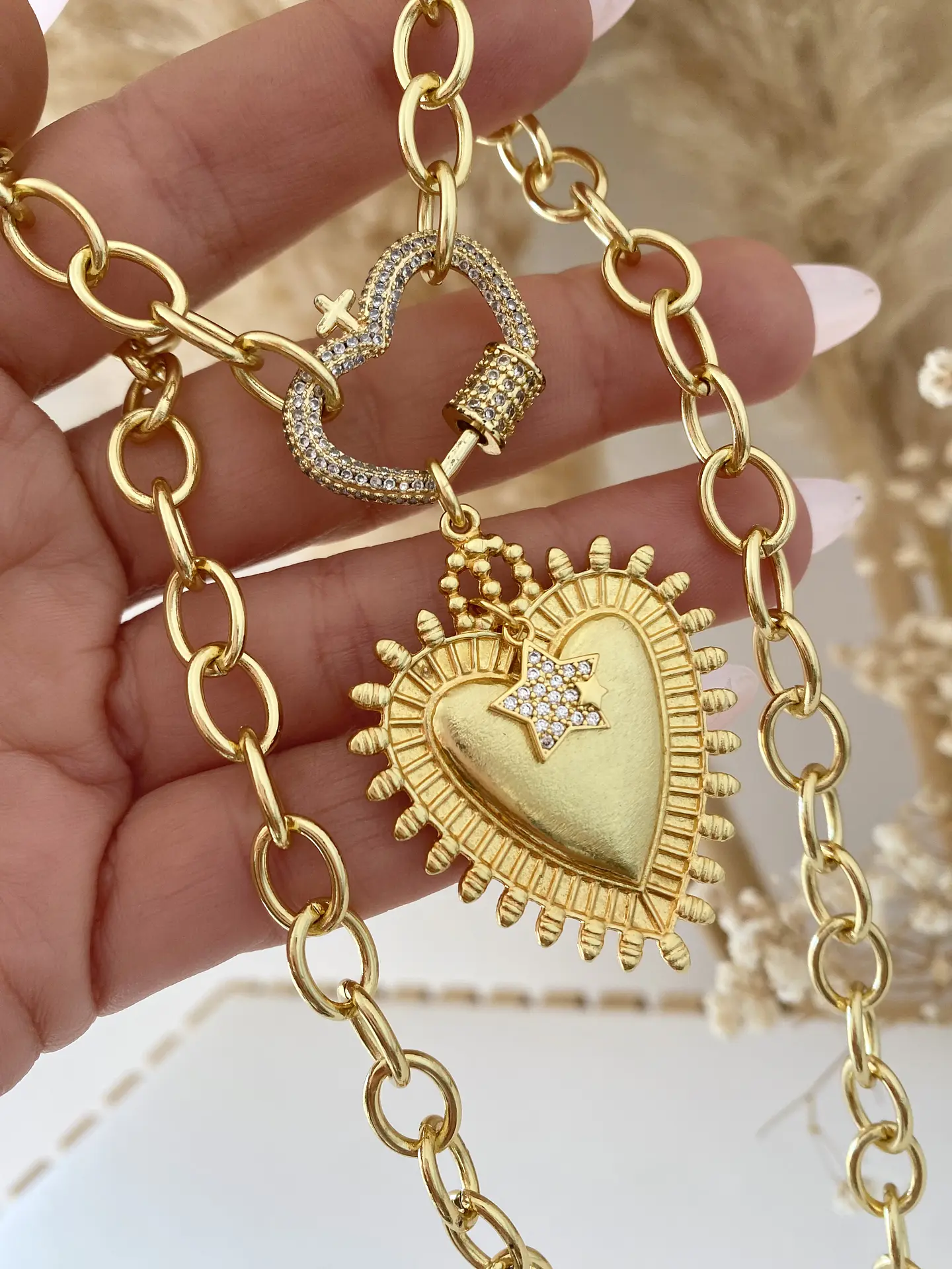 Collar Maxi Corazon  Sagrado Queen  3