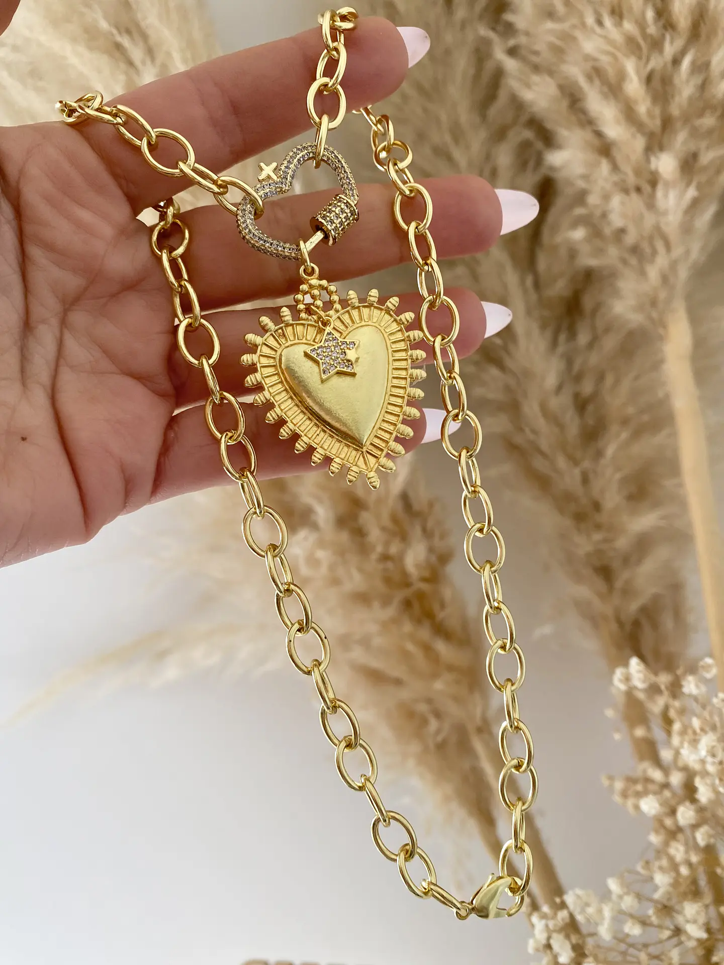 Collar Maxi Corazon  Sagrado Queen  5
