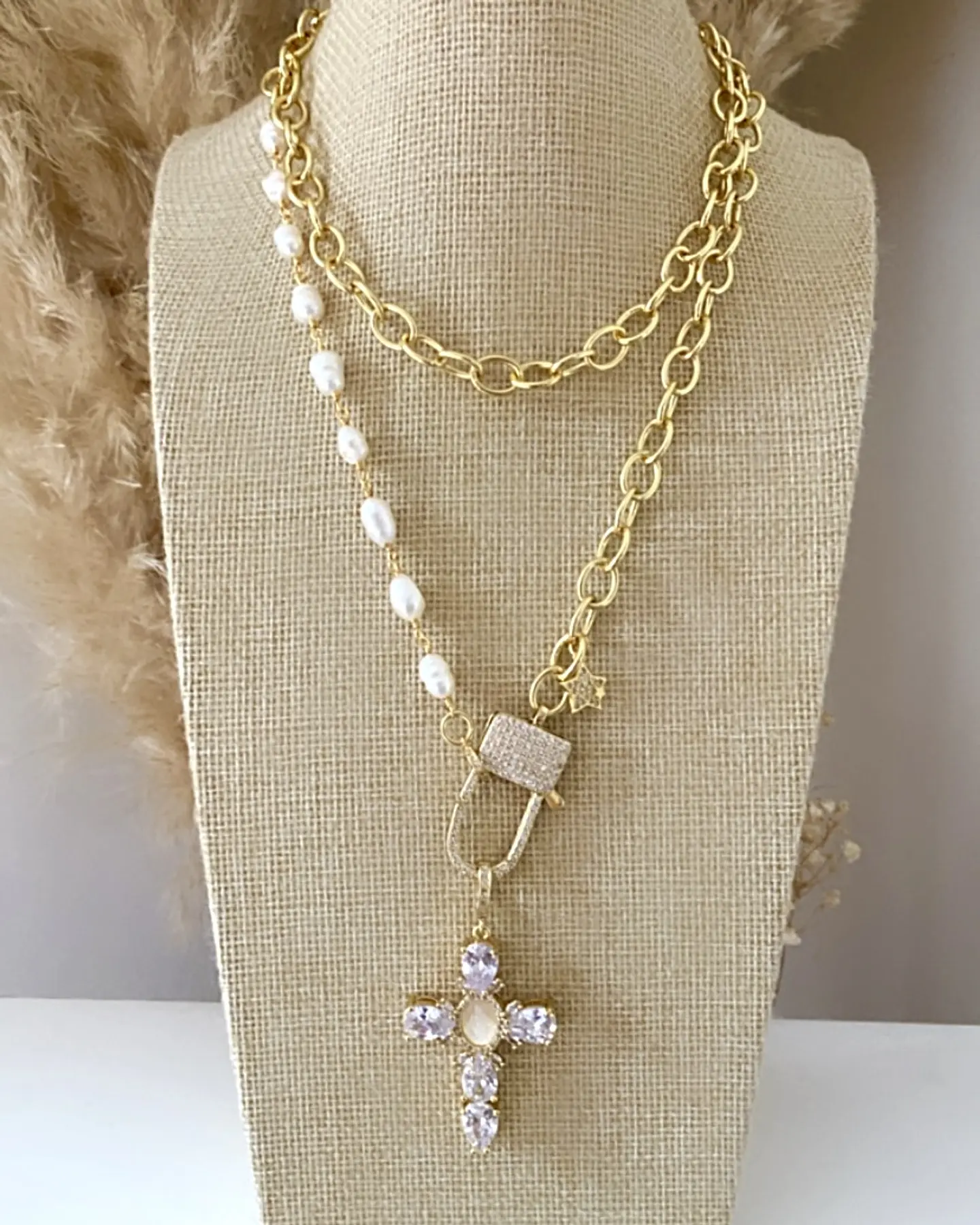 Collar XL Maxi Cruz Cristal Perlas Broche Candado 4