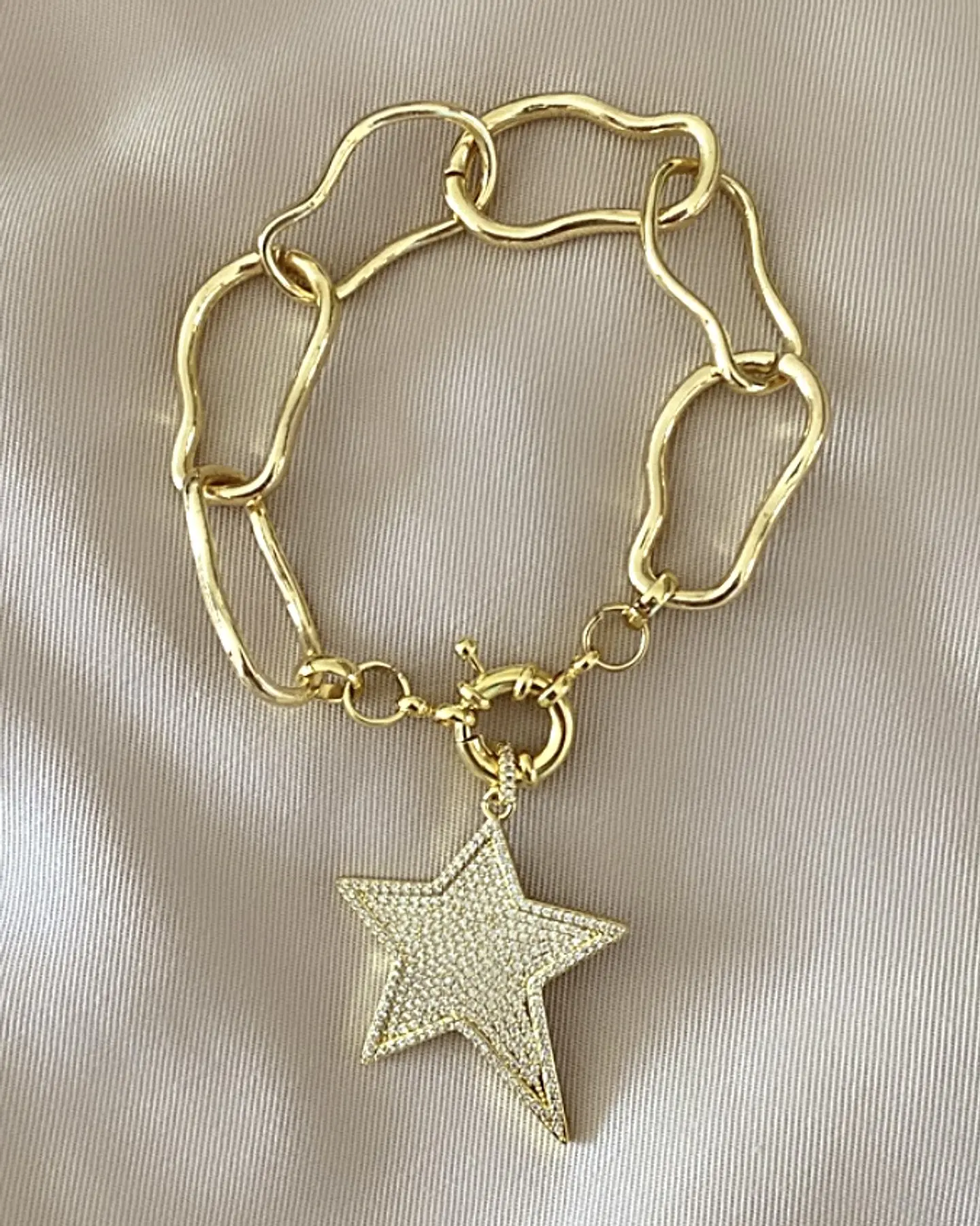 Maxi Pulsera Estrella Irregular Circones Gold 1