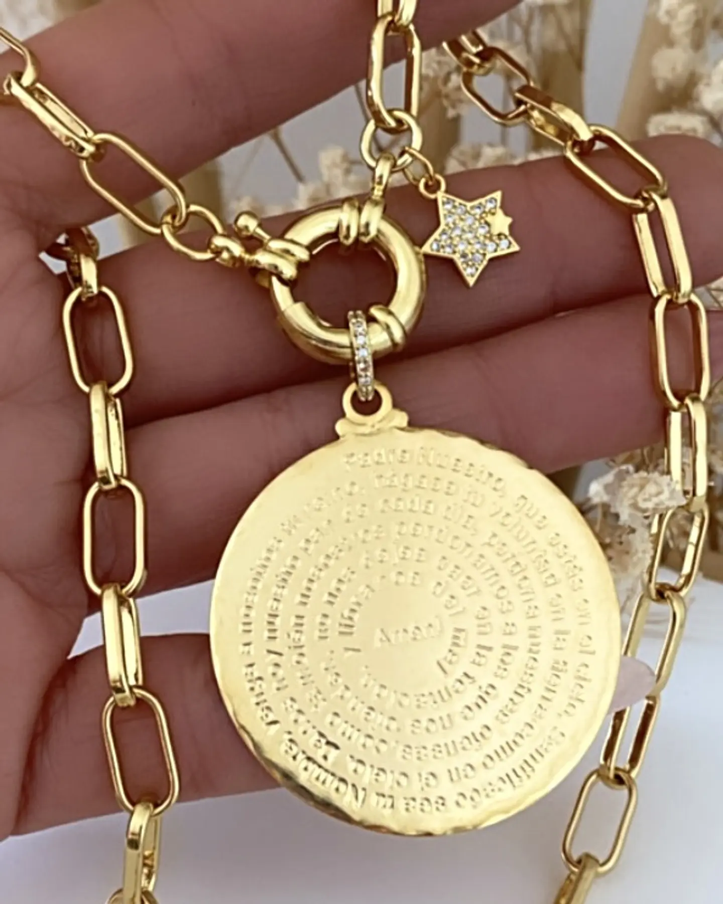 Collar Medallón Padre Nuestro Punto luz Gold 2