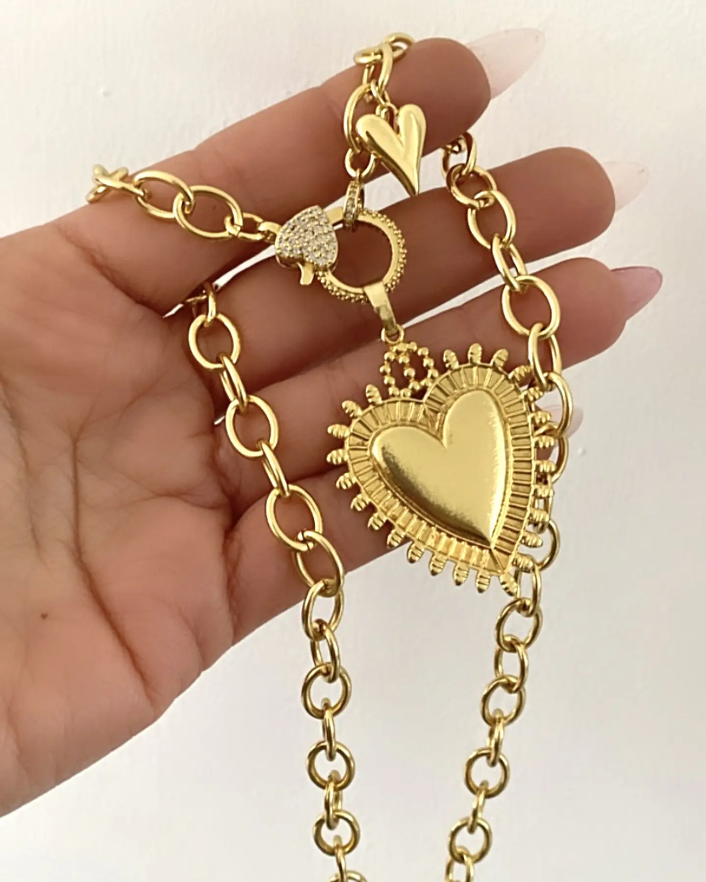 Collar Maxi Corazón Sagrado broche Corazón circones  1