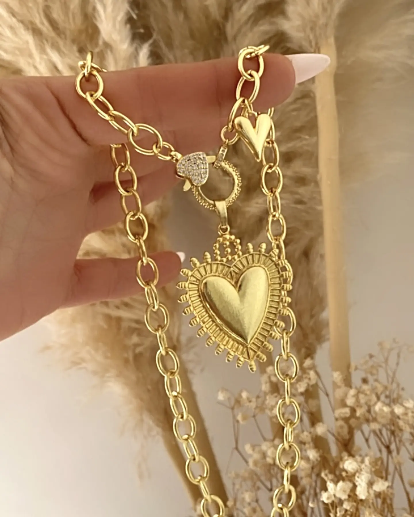 Collar Maxi Corazón Sagrado broche Corazón circones  3