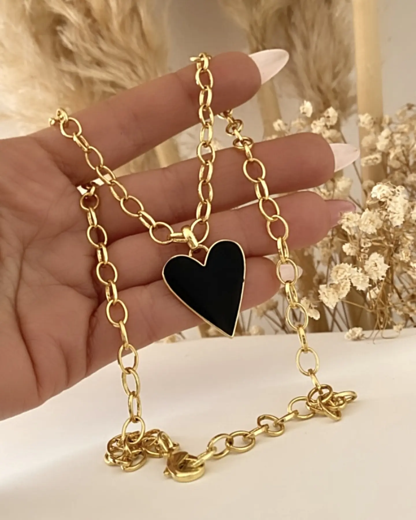 Collar Corazón Esmaltado Black  1