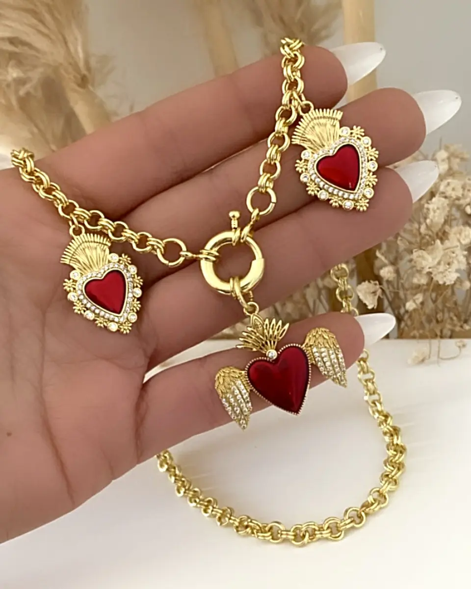 Collar Trio Corazones Sagrados  ﻿Rojos Circones 3