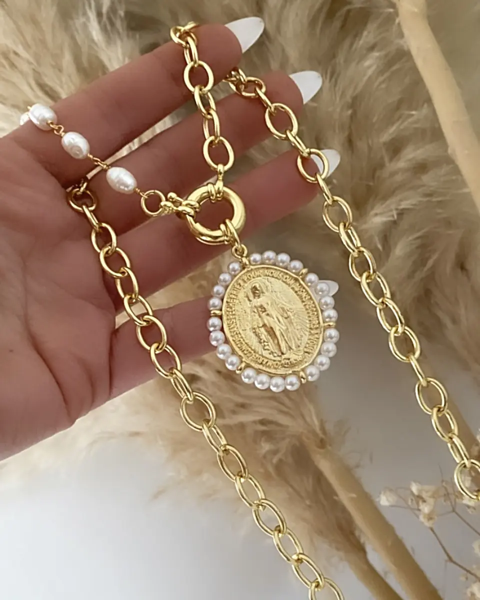 Collar Maxi Medalla Virgen de los Rayos Perlas Gold 5