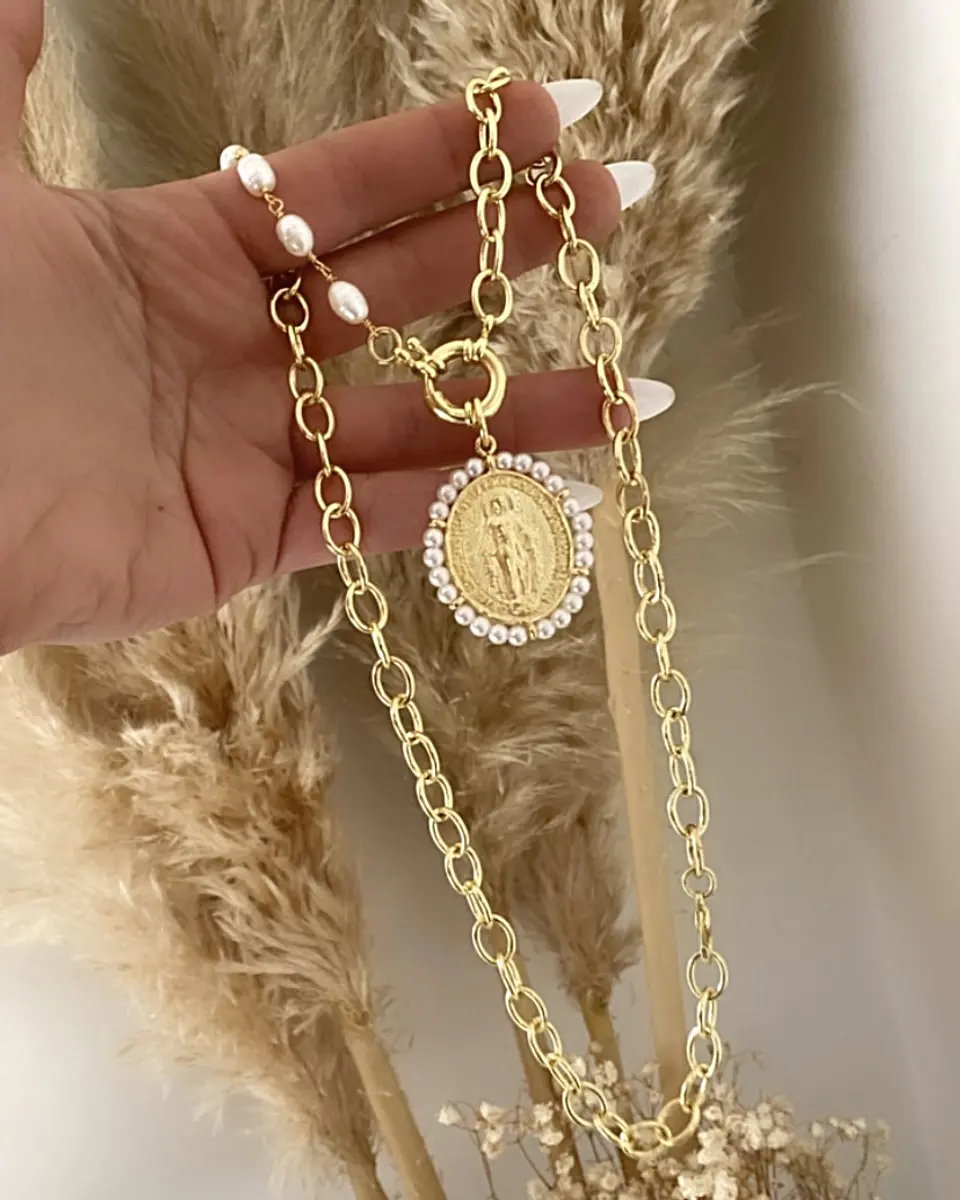 Collar Maxi Medalla Virgen de los Rayos Perlas Gold 6