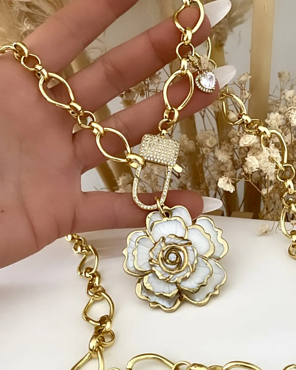 Collar XL Maxi Camelia broche Candado Luxury 1