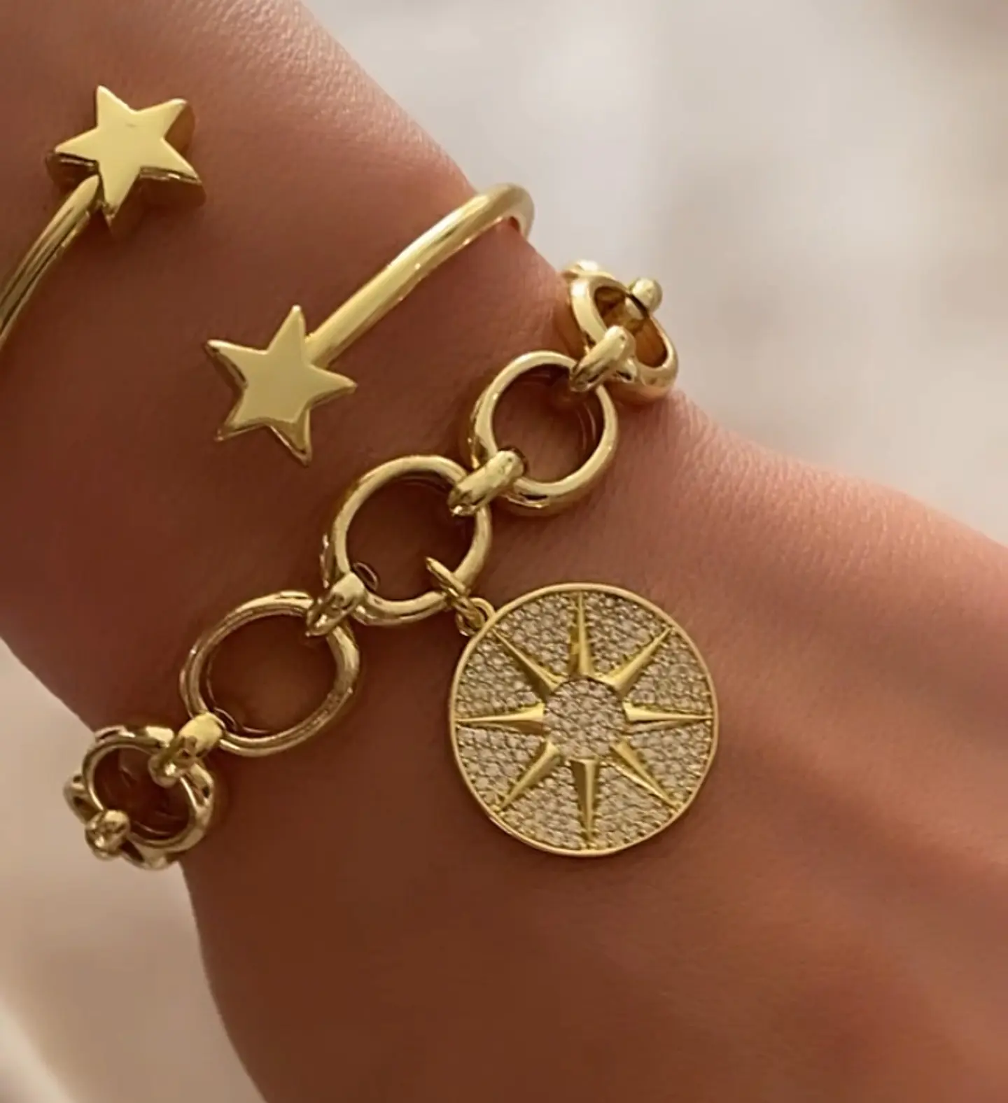 Pulsera con dije Medalla Sol Circones   1