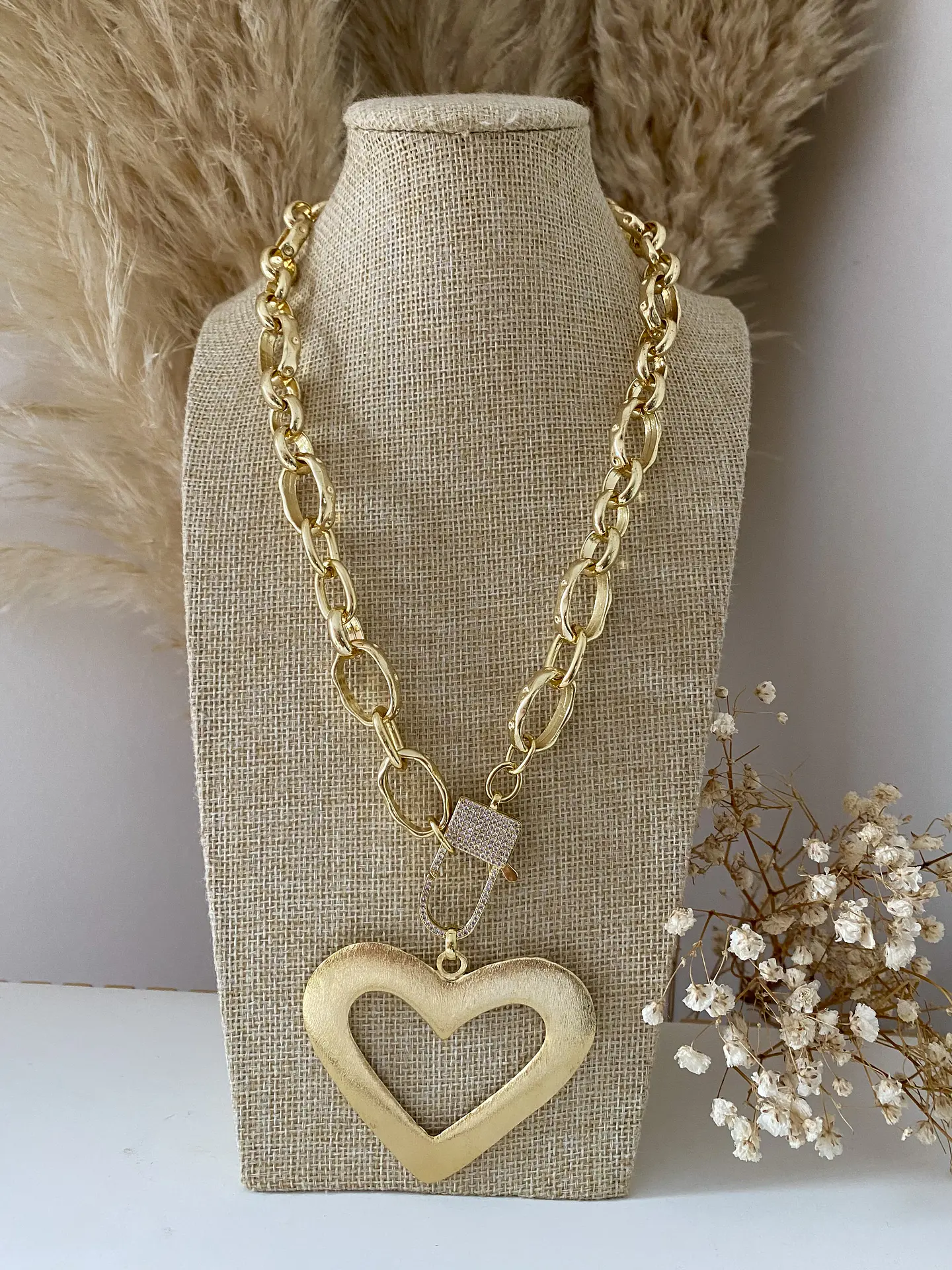 Collar Maxi Corazón Silueta cadenón Gold 2
