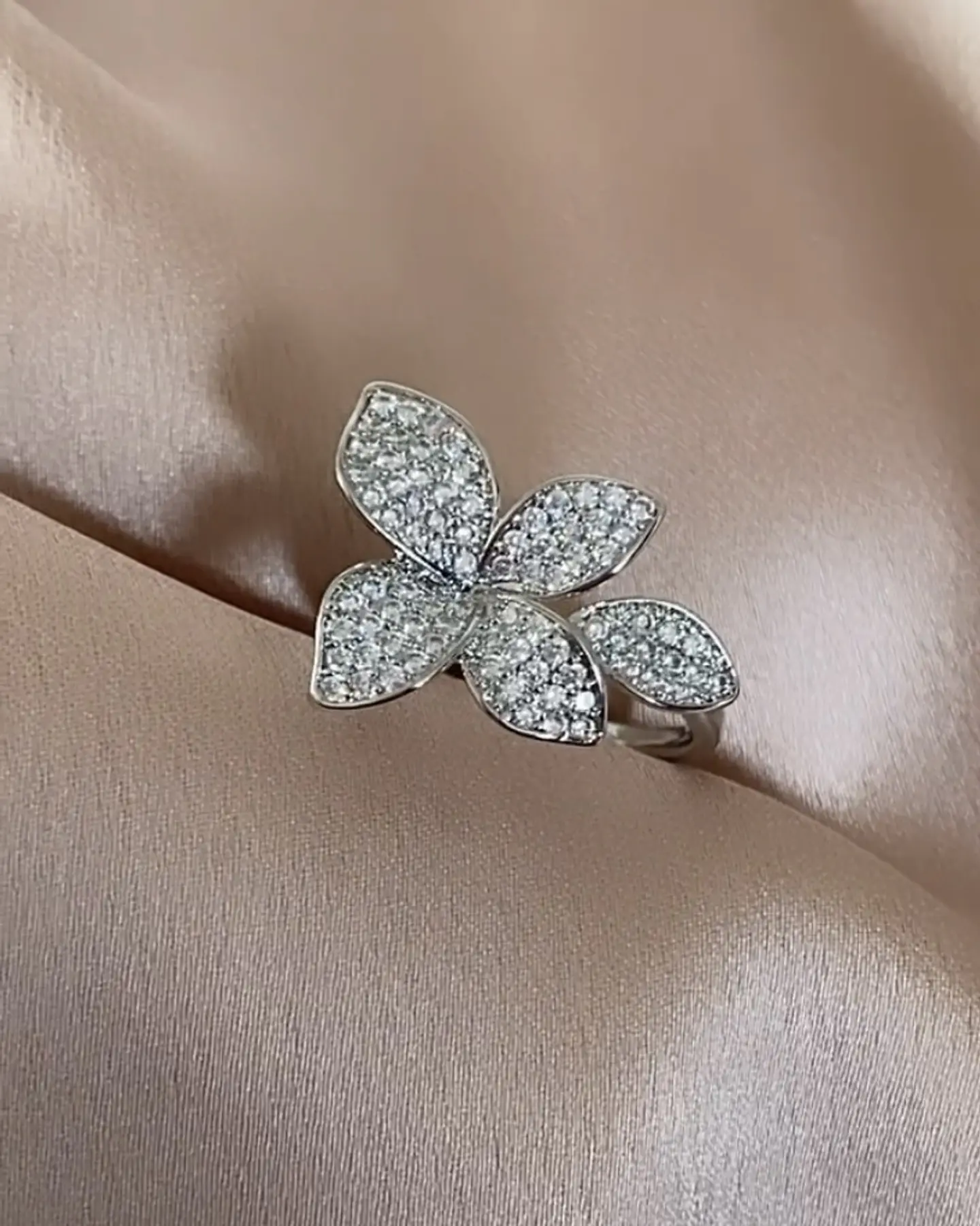 Anillo Mediano Pétalos Circones Silver  2