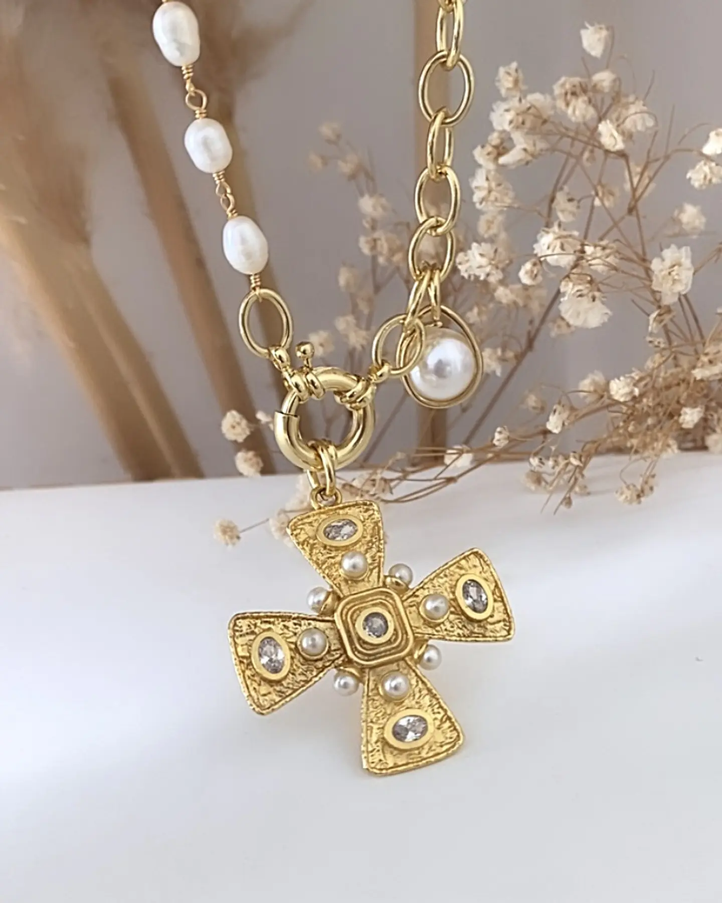 Collar XL Maxi Cruz Perlas Cristales Gold 4
