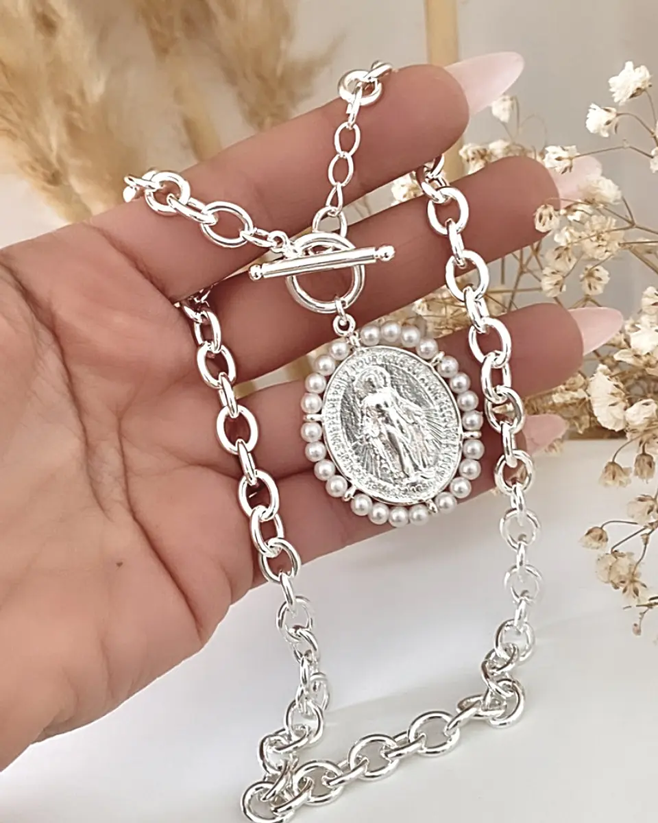 Collar Medallón Virgen Perlas Silver 2