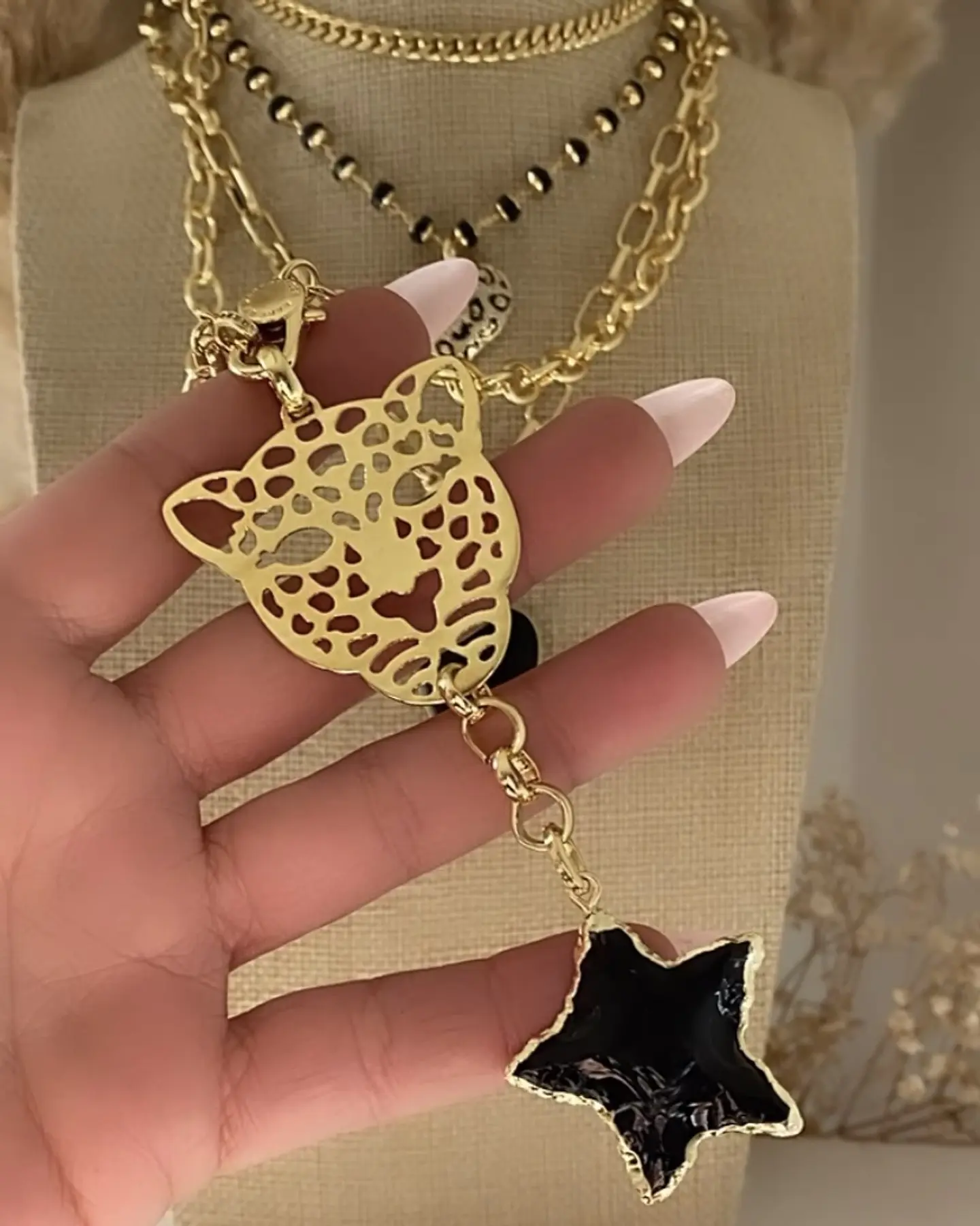 Collar XL Maxi Jaguar Estrella Obsidiana Gold 2
