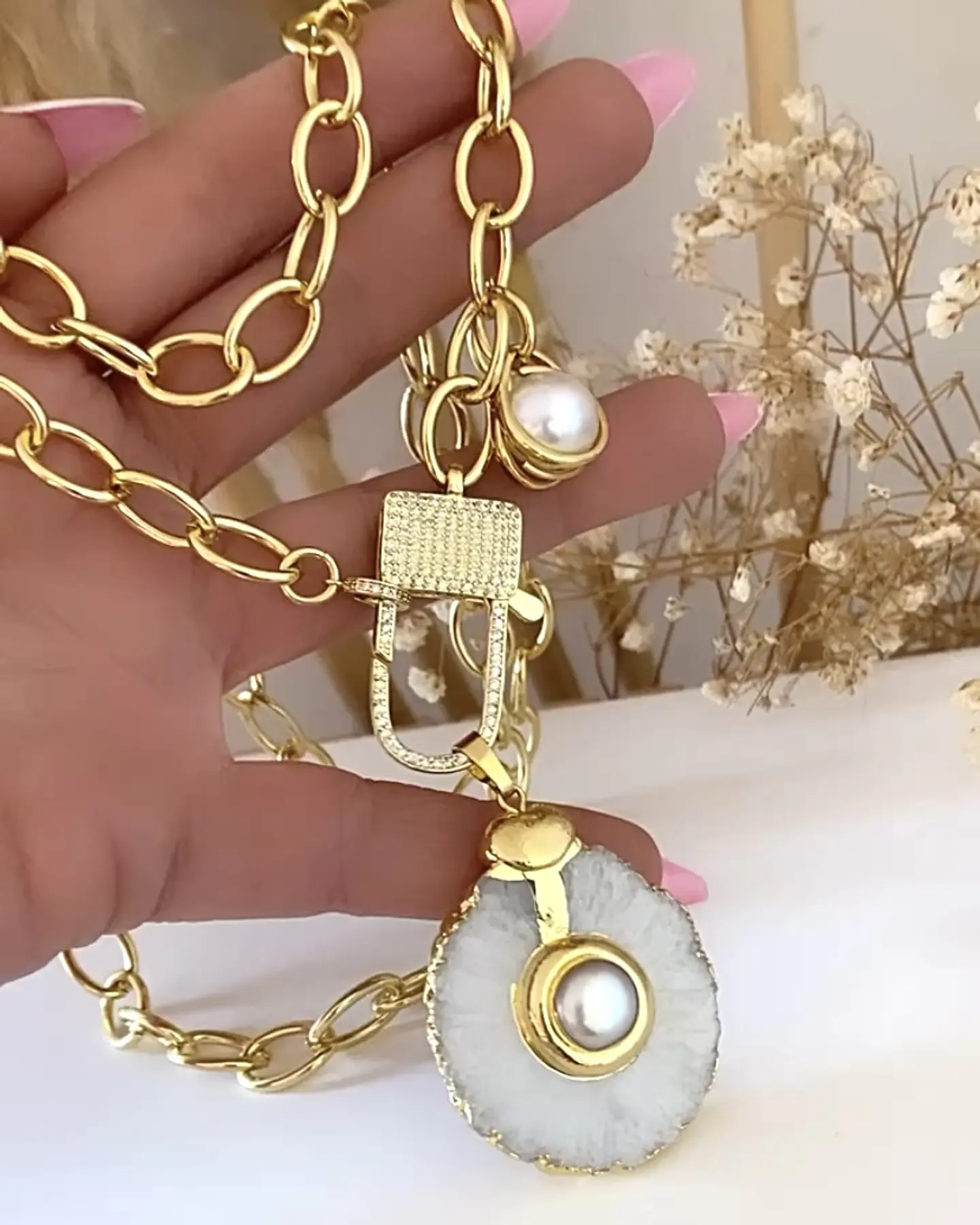 Collar XL Dije Cuarzo Perla con maxi eslabones Gold 1