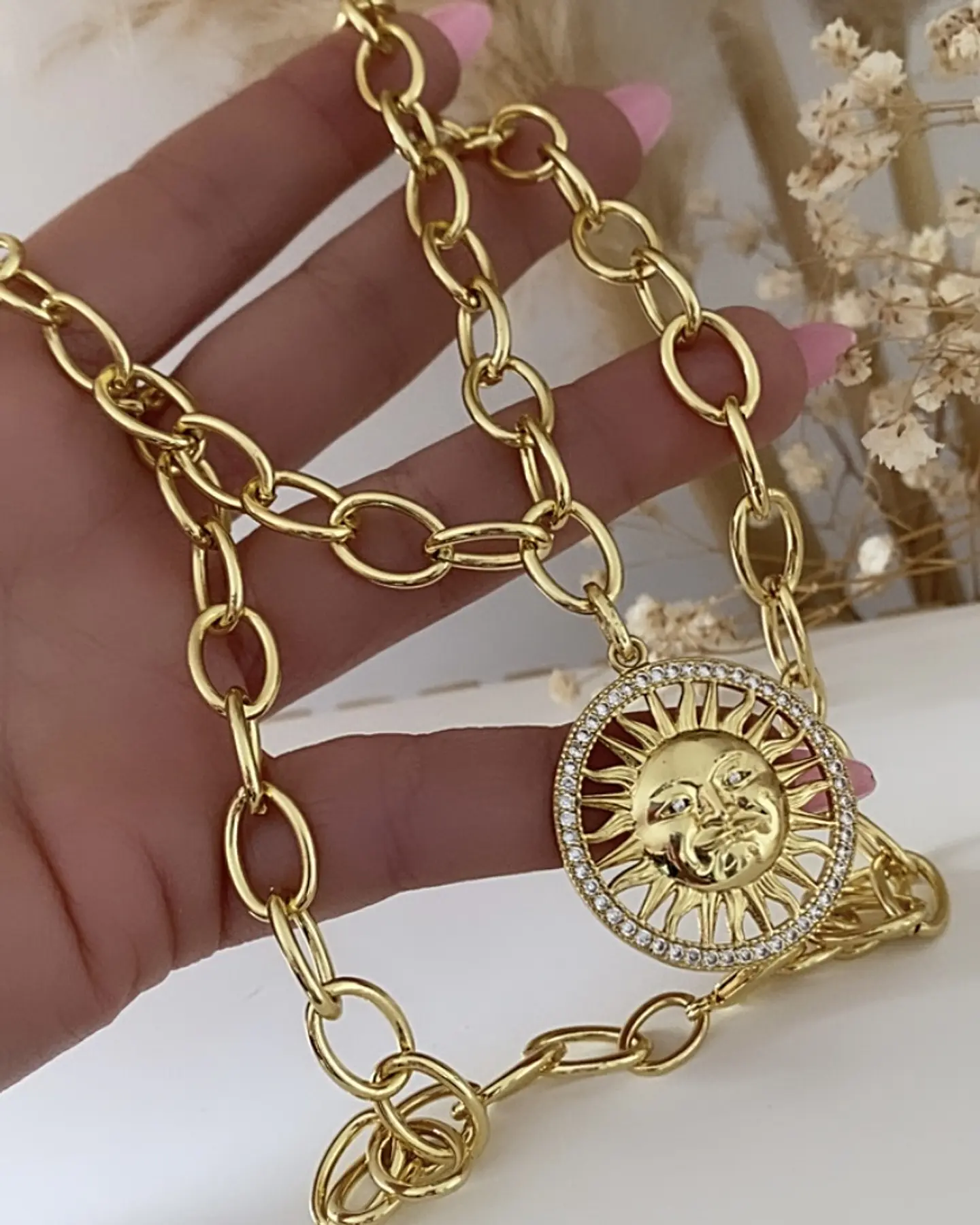 Collar Medallón Sol Circones maxi eslabones Gold 1