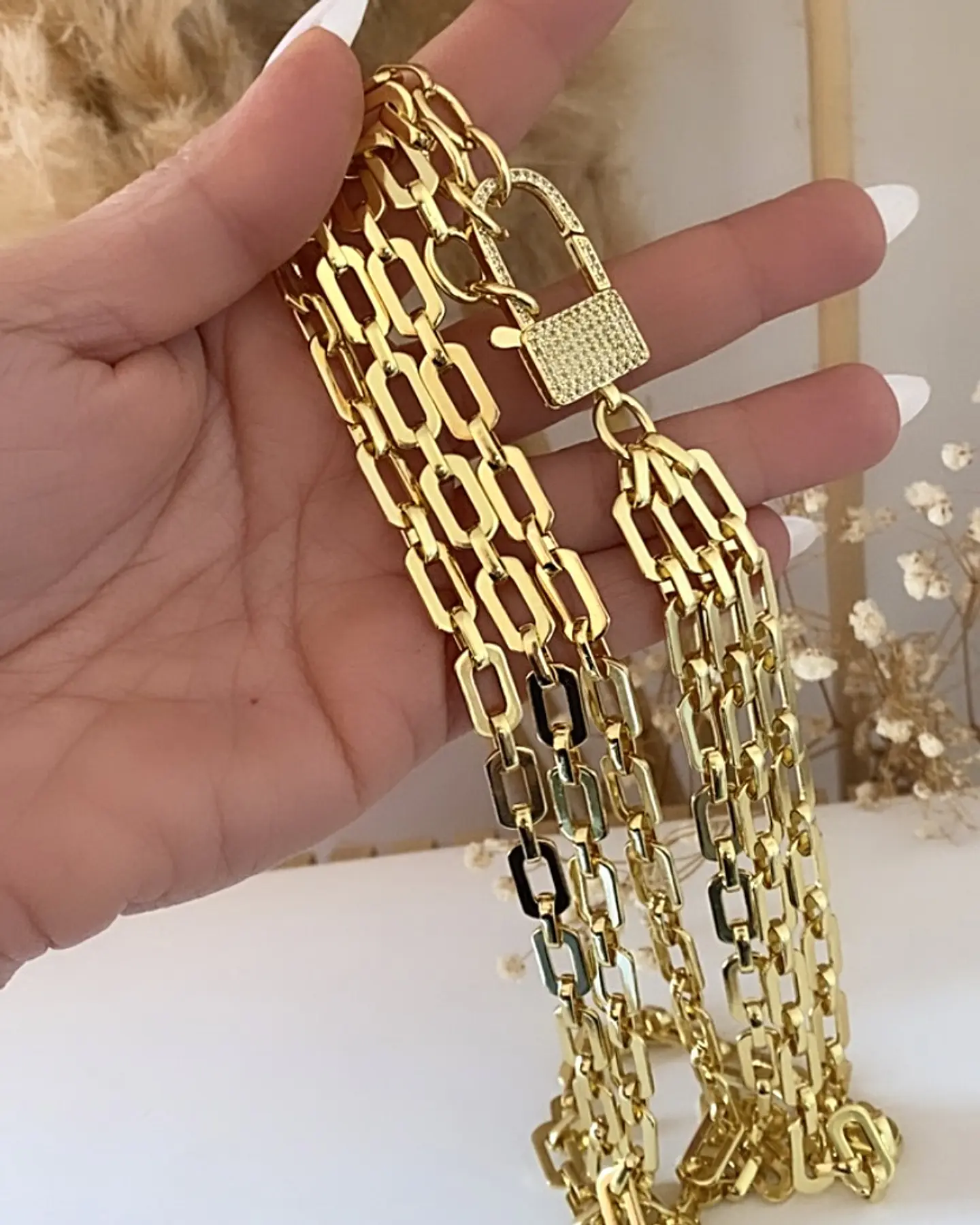Collar Triple Cascada Maxi  Broche Luxury Candado Gold 2