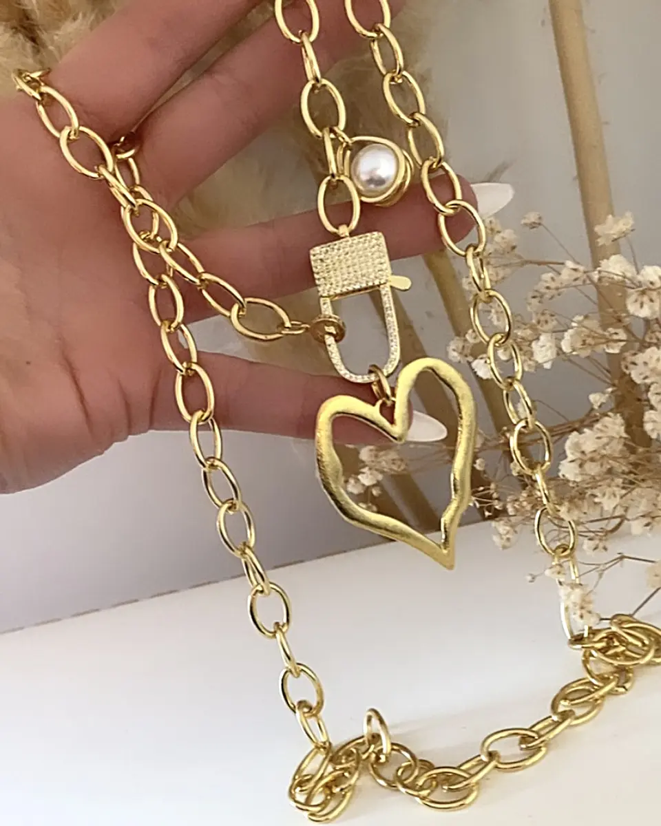 Collar XL Corazón Silueta Perla Gold 3