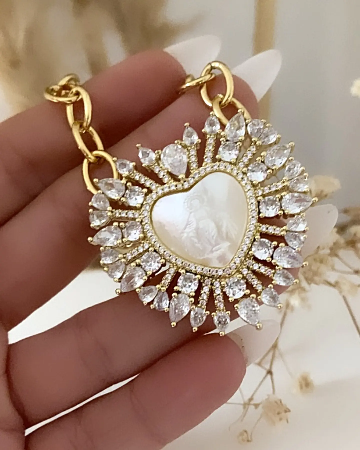 Pulsera Maxi Corazon Virgen Nácar Cristales  2