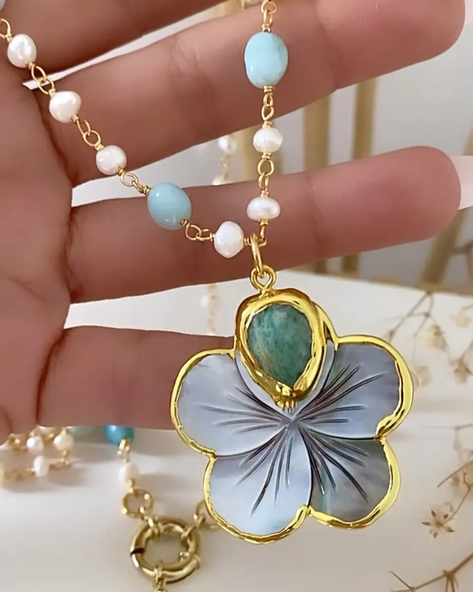 Collar XL Flor Nácar Piedras Amazonitas y Perlas gold 4