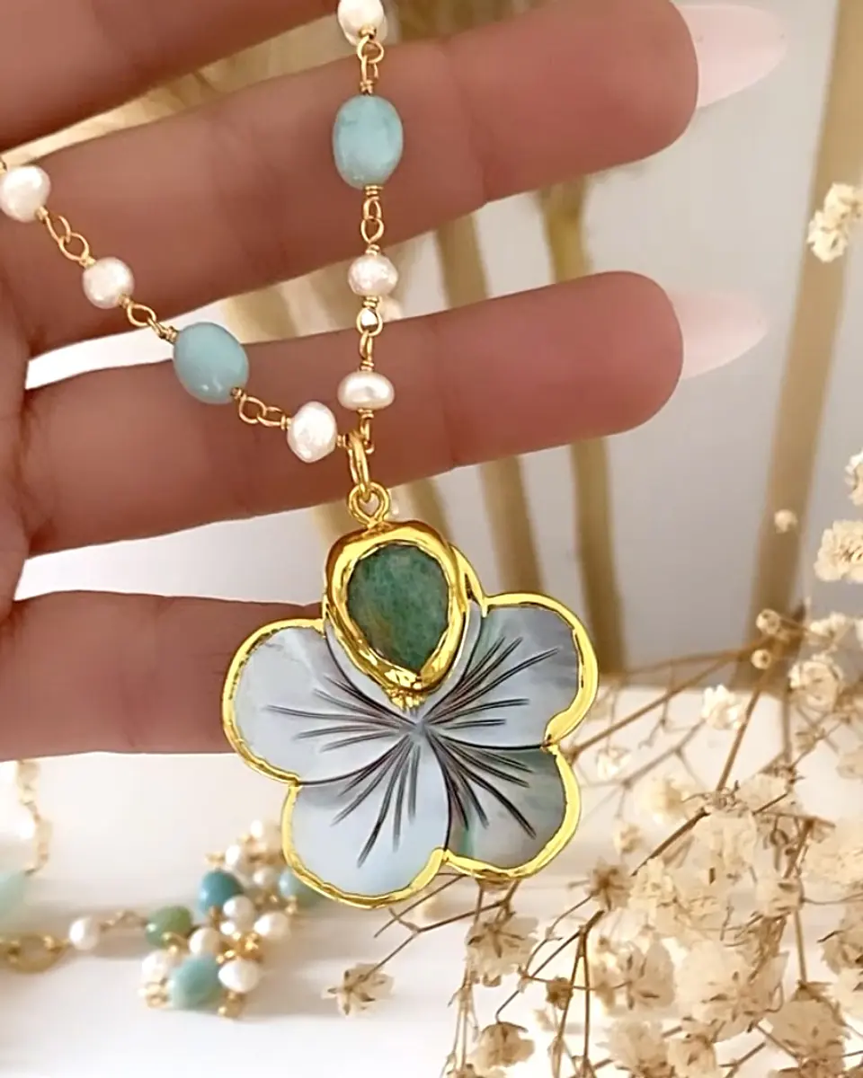 Collar XL Flor Nácar Piedras Amazonitas y Perlas gold 2