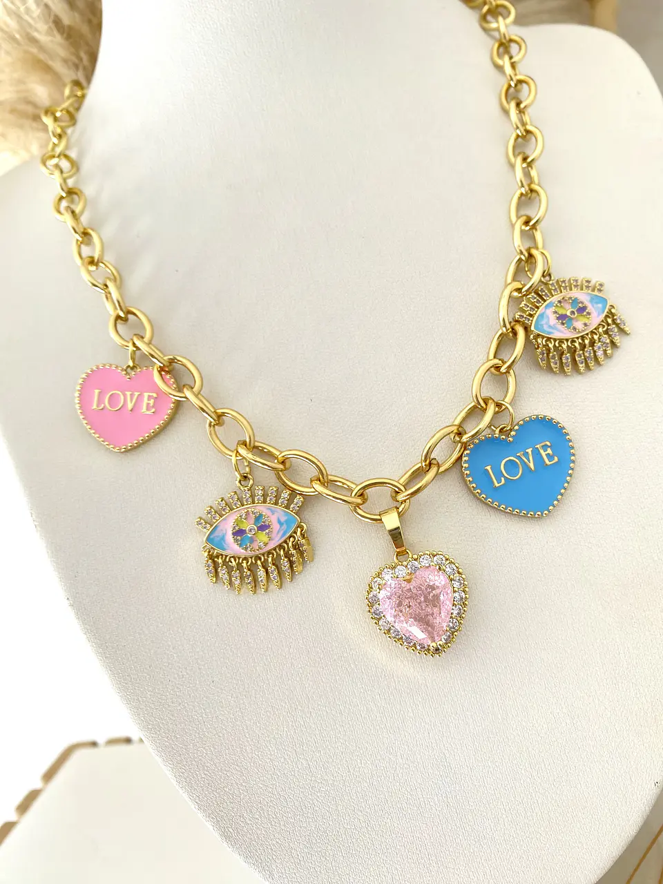 Collar Mix Charms Corazones y ojo protección gold  2