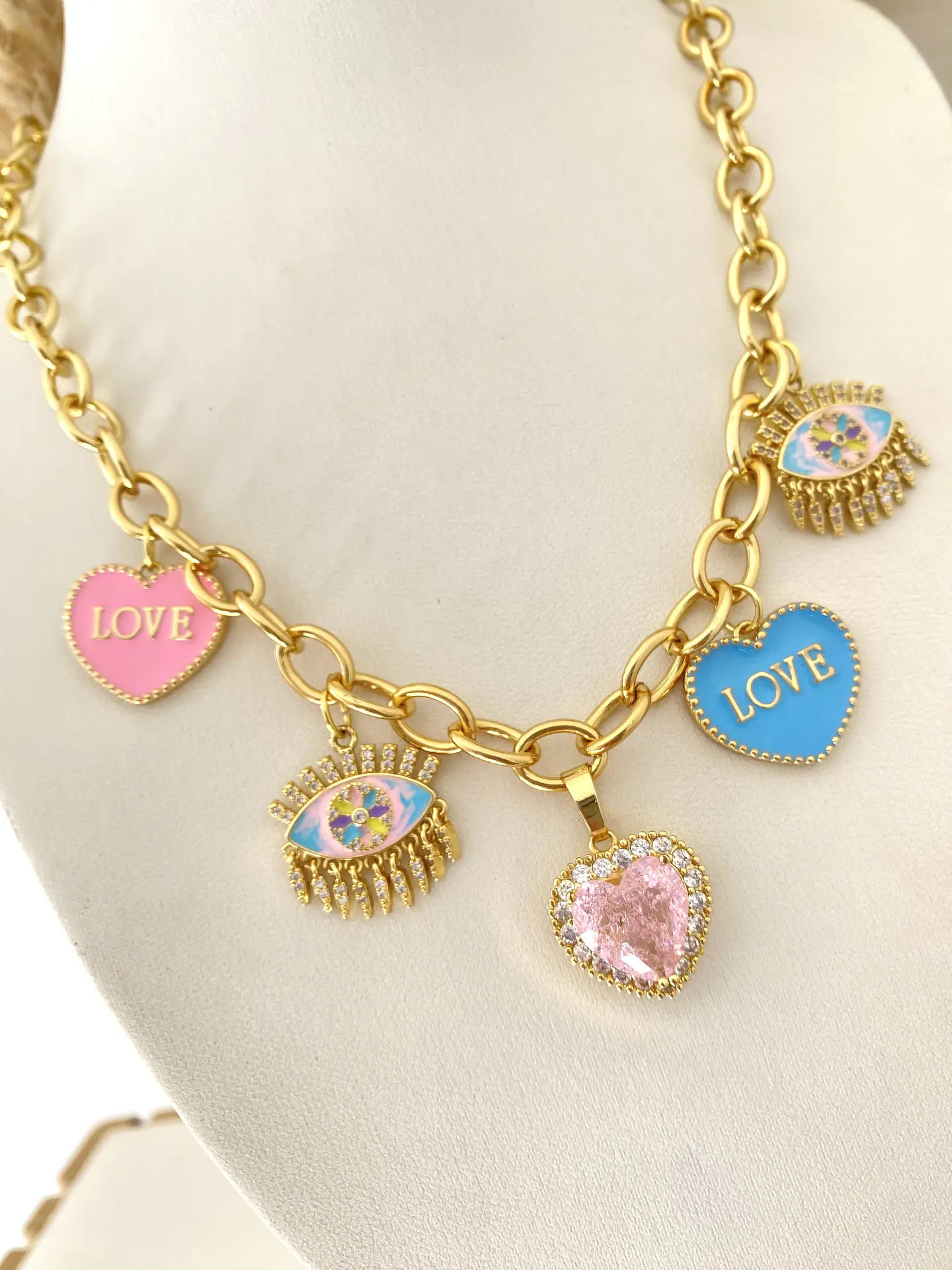 Collar Mix Charms Corazones y ojo protección gold  4