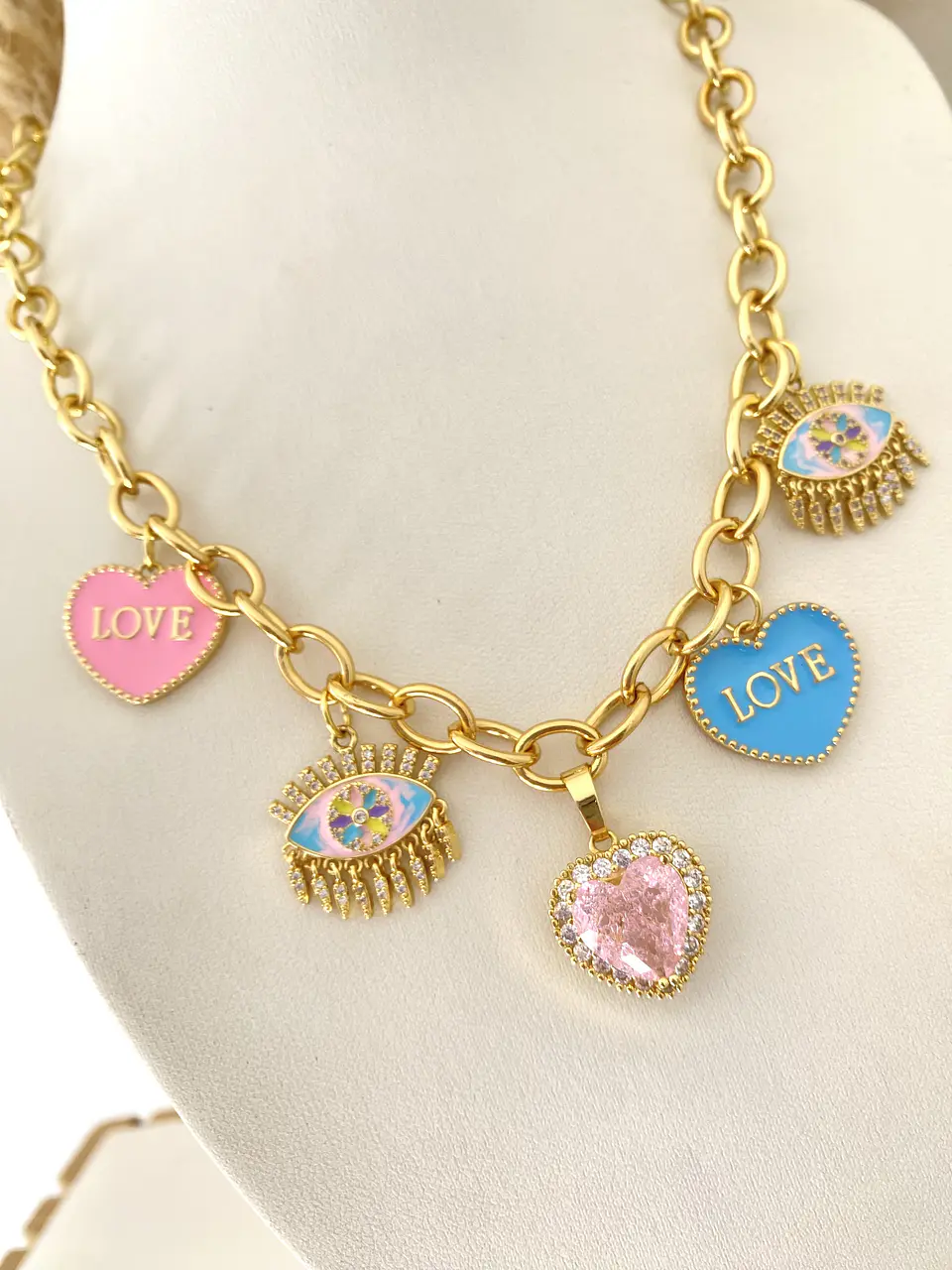 Collar Mix Charms Corazones y ojo protección gold  4